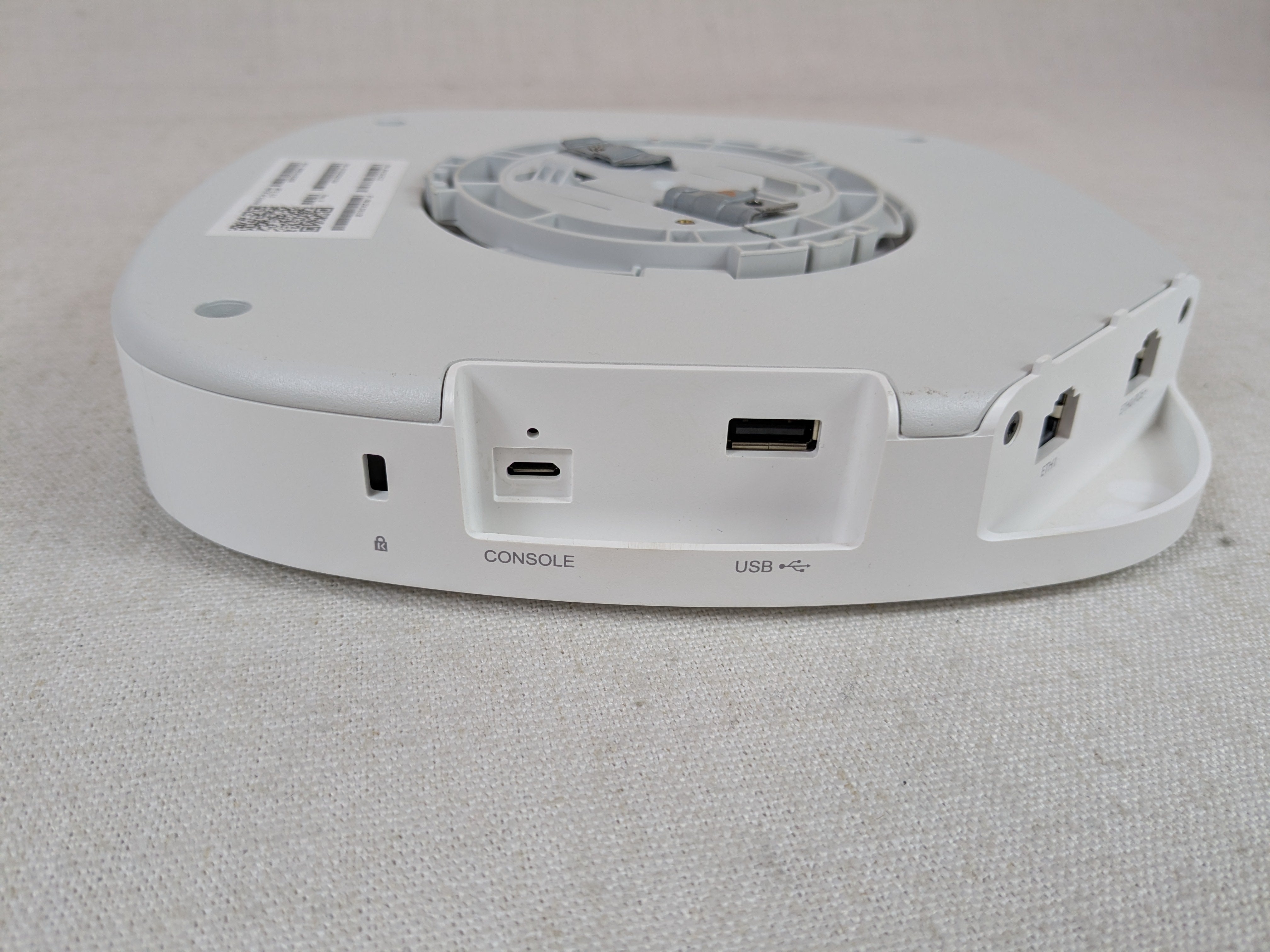 Extreme Networks AP410C-FCC ExtremeCloud IQ: Indoor WiFi6 Access Point – No BRKT