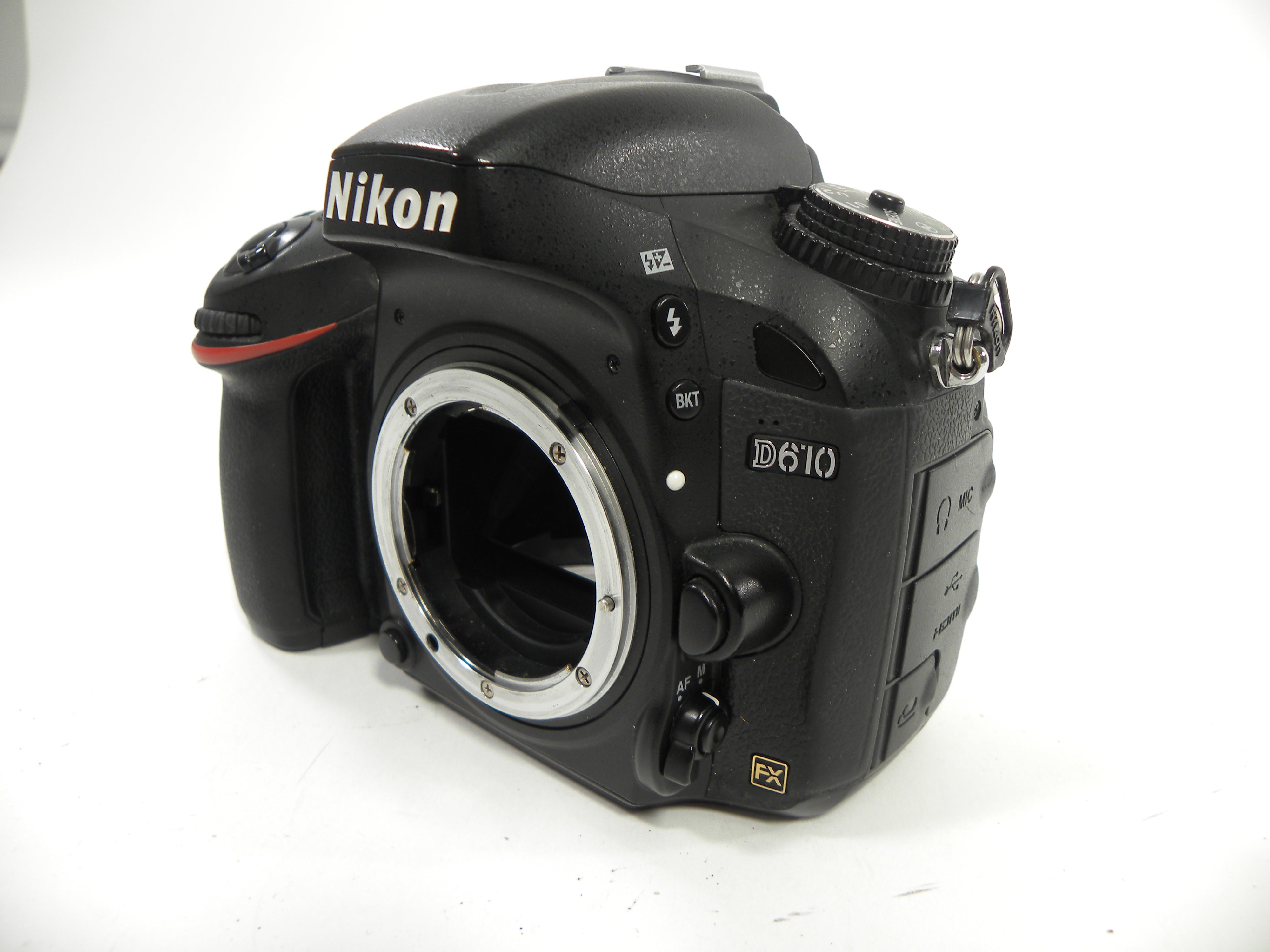 Nikon D610 FX 24.3mp Digital SLR body only Shutter Ct. 45,949