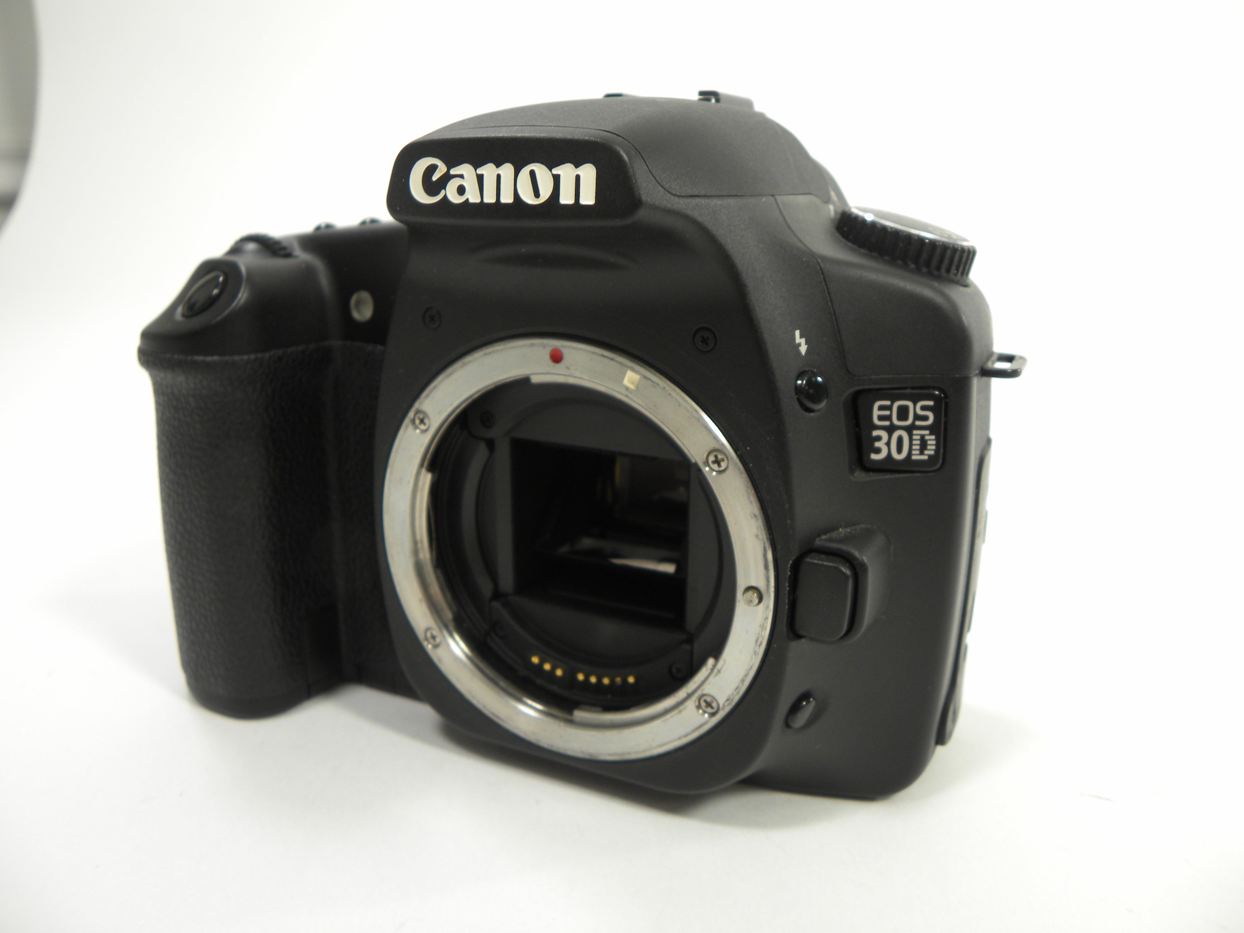 Canon EOS 30D 8.2mp Digital SLR body only AS IS  (Parts or Repair) No Returns