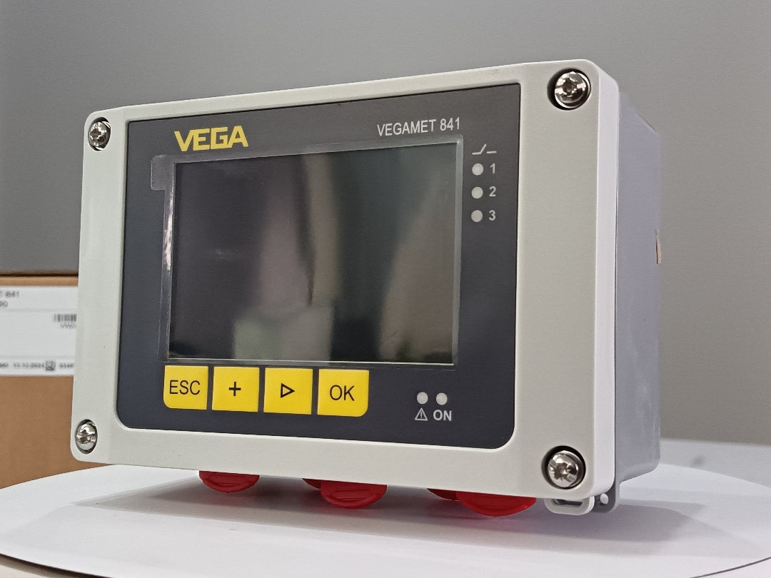 VEGA VEGAMET 841 Robust controller and display instrument for level sensors