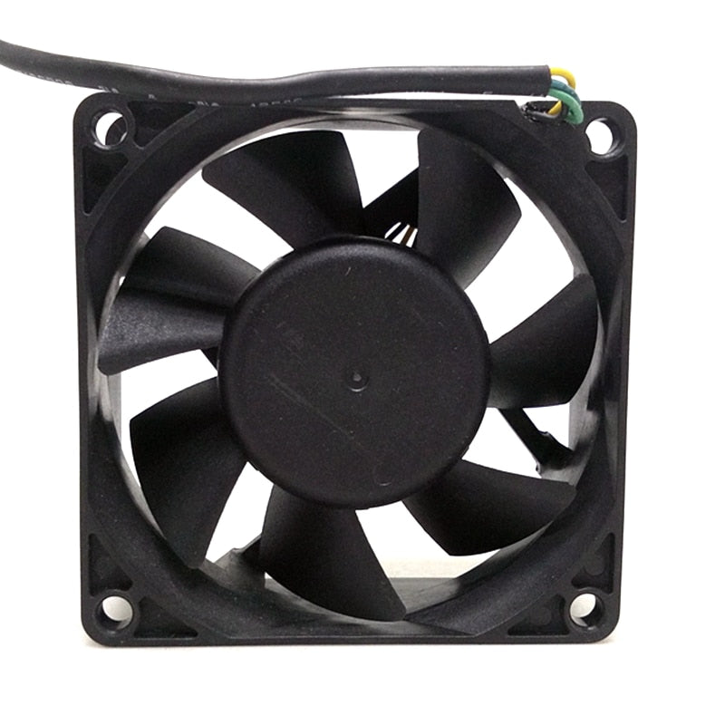 Foxconn PVA070G12Q-P04-AE 70x70x25mm 12V DC 0.50A 4-Wire Axial Cooling Fan
