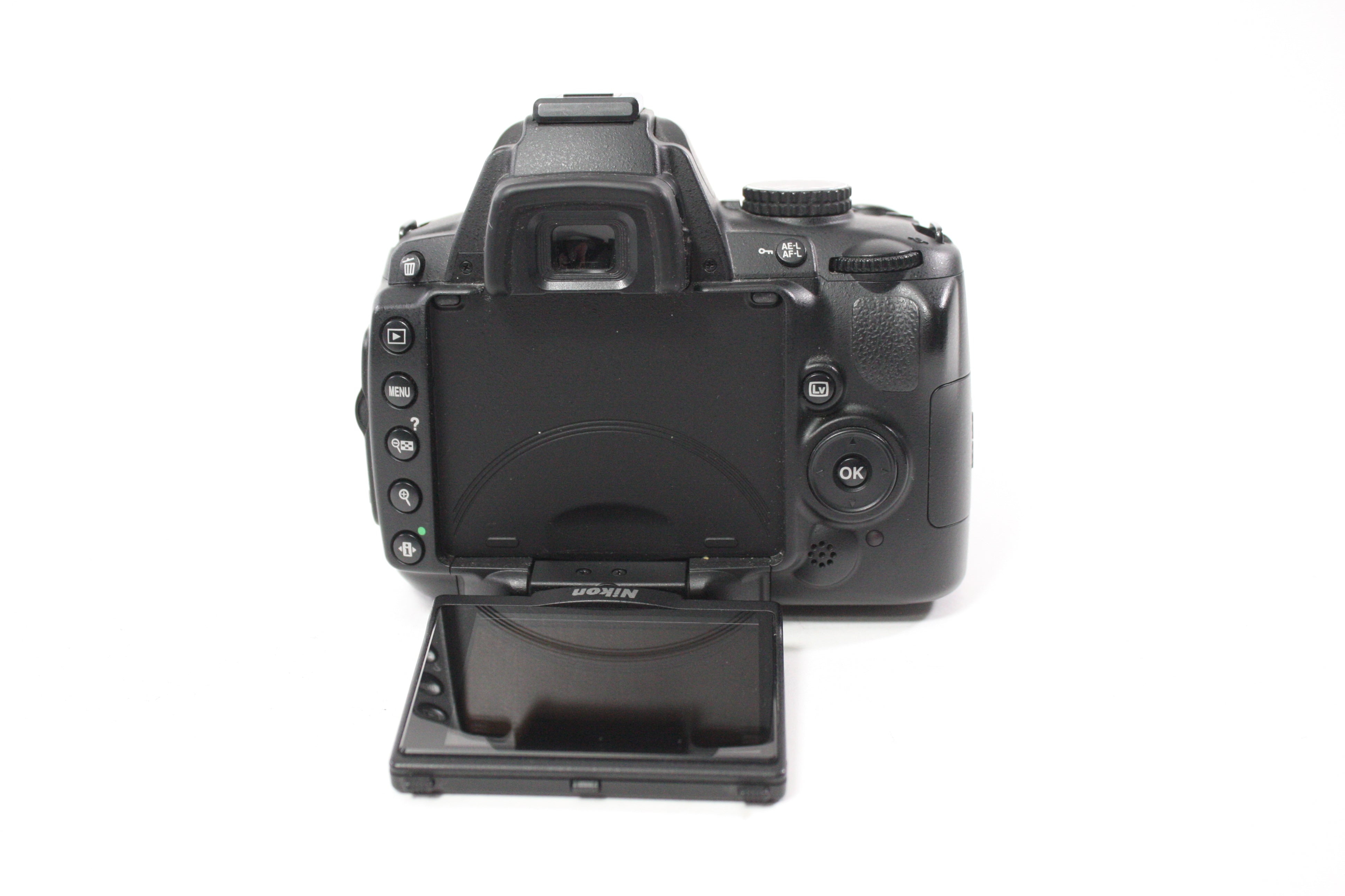 Nikon D5000 DSLR Camera with Nikon 18-55mm f/3.5-5.6G DX VR Lens with Shutter Count 5,107