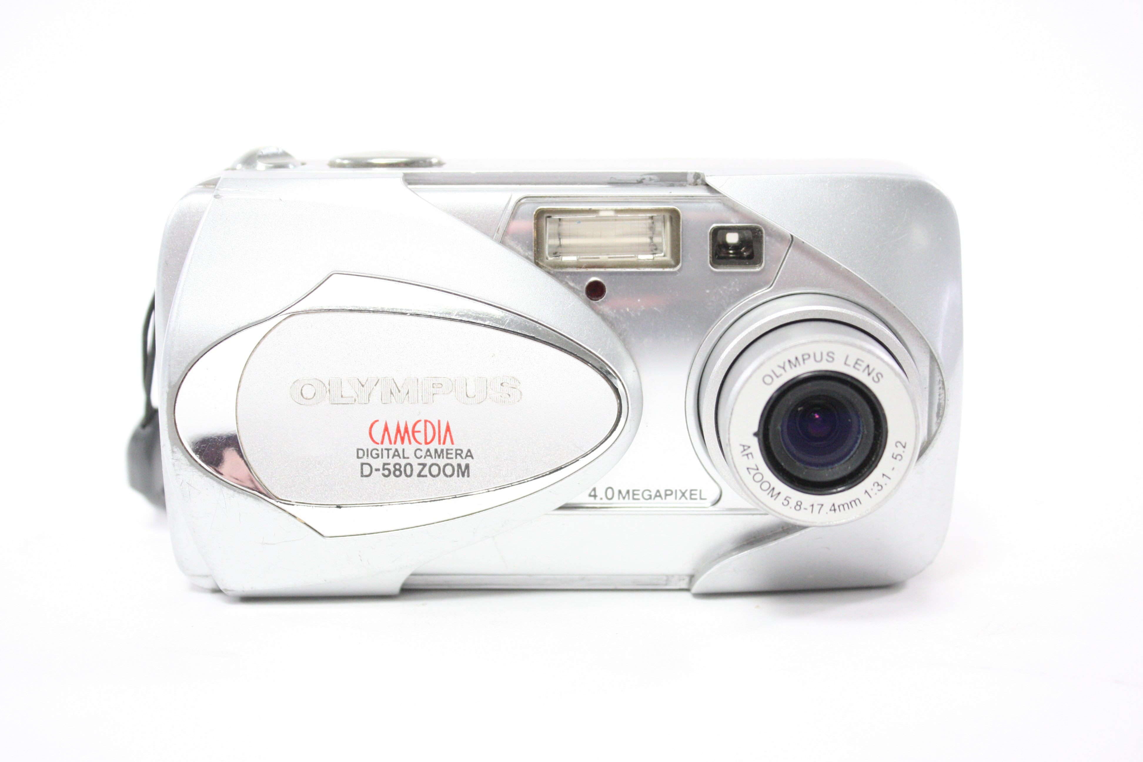 Olympus Camedia  D-560 Zoom Digital Point and Shoot Camera 3x Zoom 3.2mp (Silver)