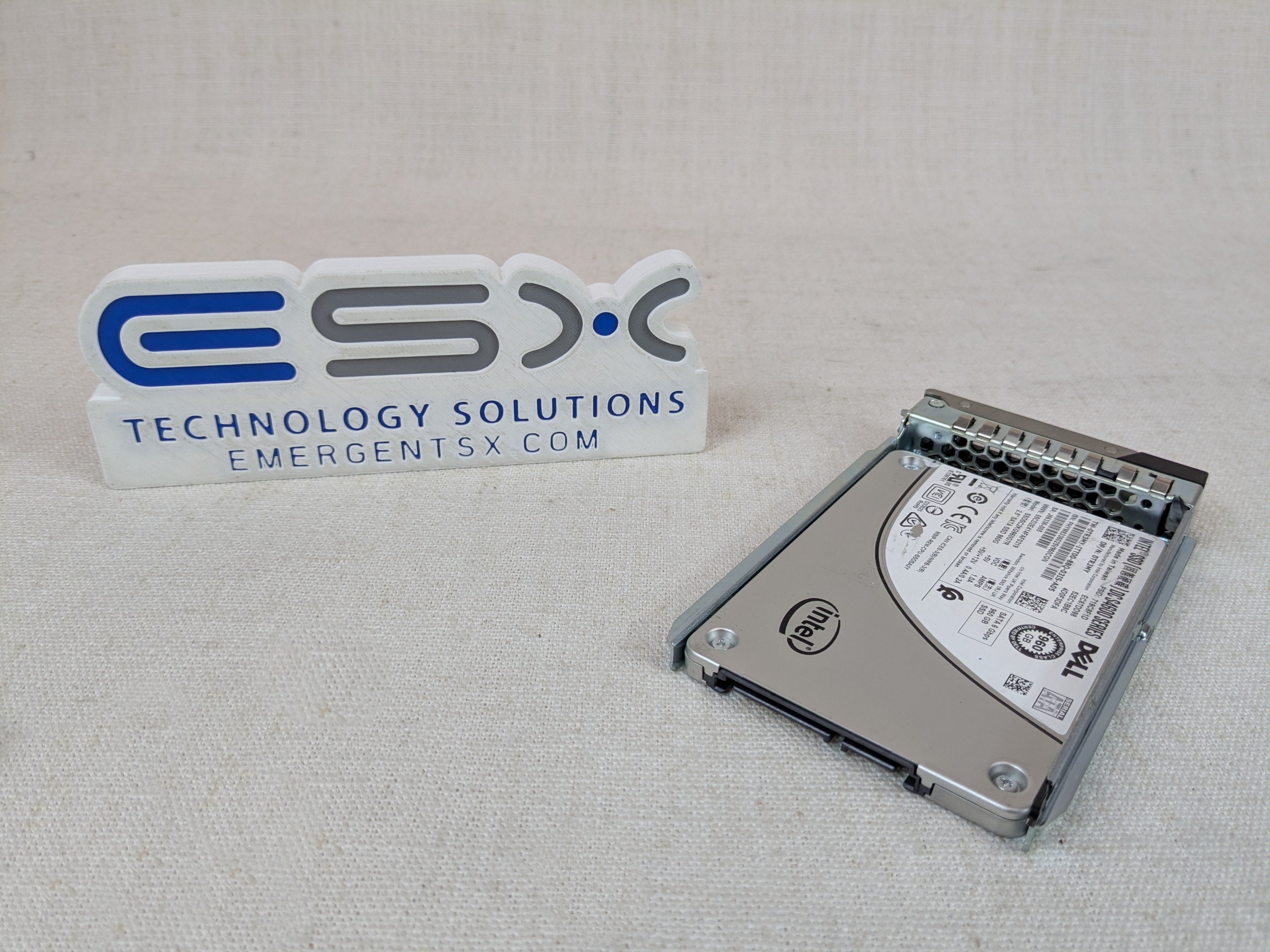 Dell TR3MY 960GB 6Gb/s 2.5" SATA Mix Use SSD SSDSC2KG960G7R w/ 14G Tray