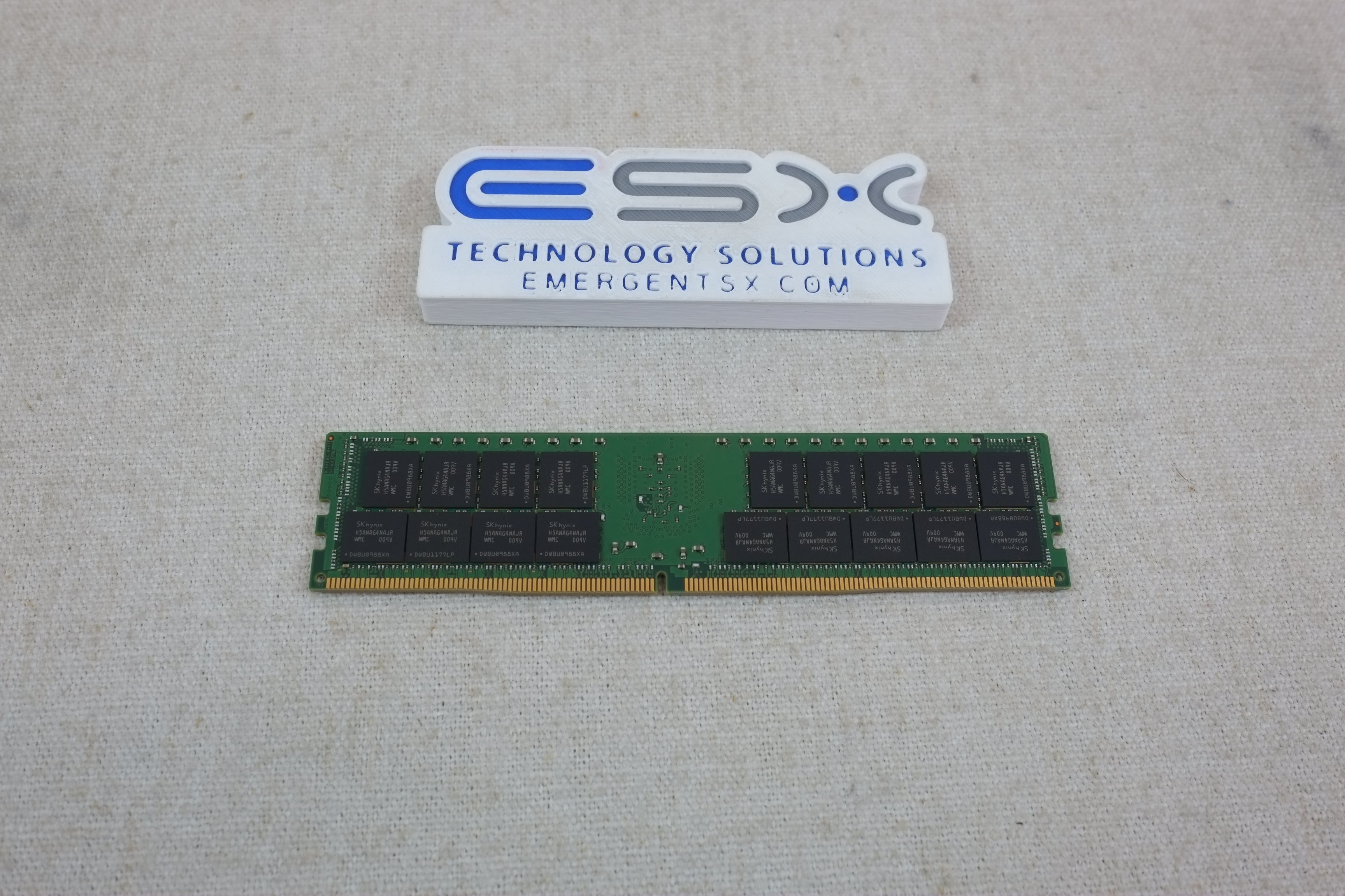 Hynix HMAA8GR7AJR4N-WM 64GB 2Rx4 PC4-2933Y DDR4 ECC Server Memory RDIMM