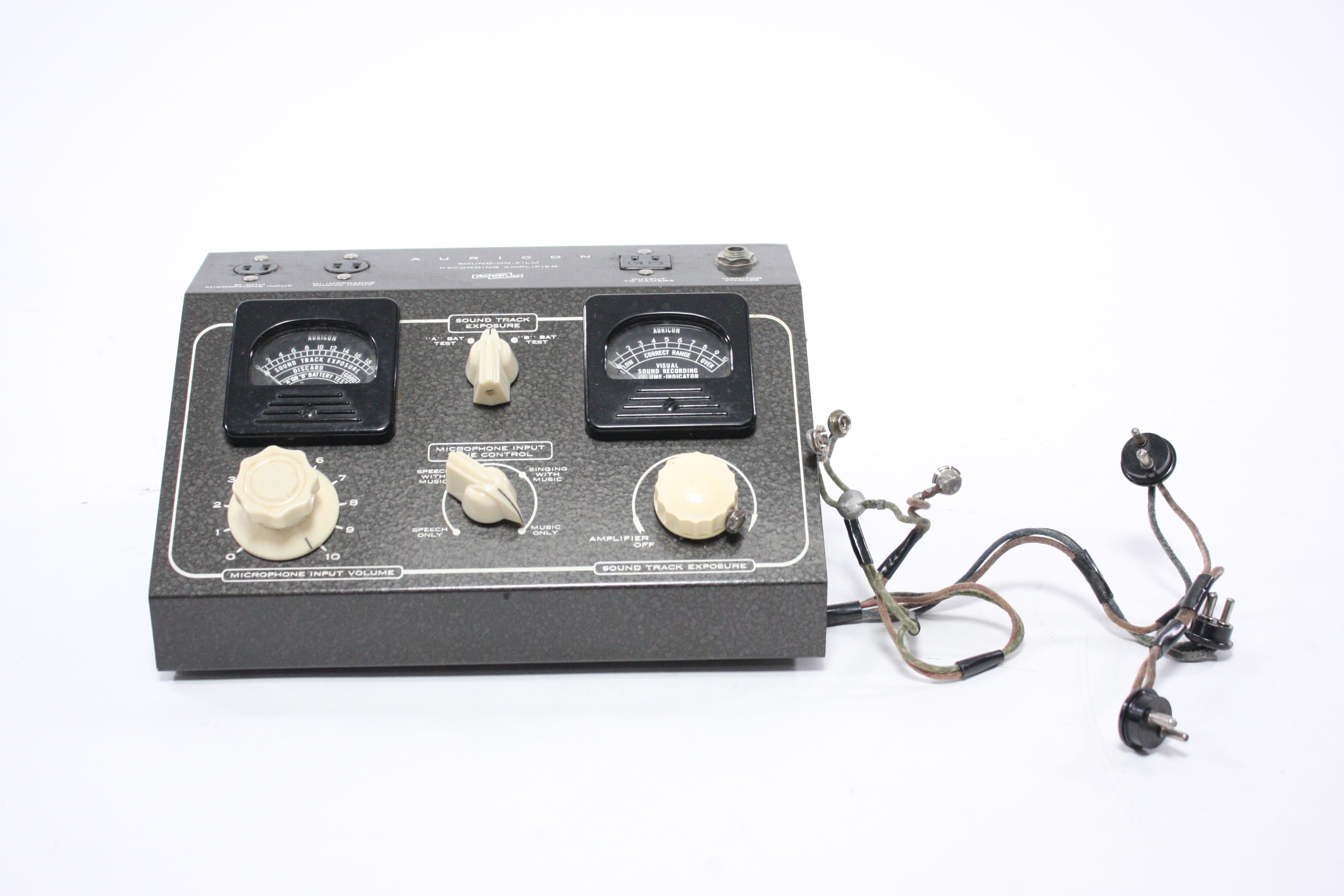 Auricon 16mm Sound-On-Film Camera CM-72 with RA30-21093-A7 and E-6 Microphone AS-IS
