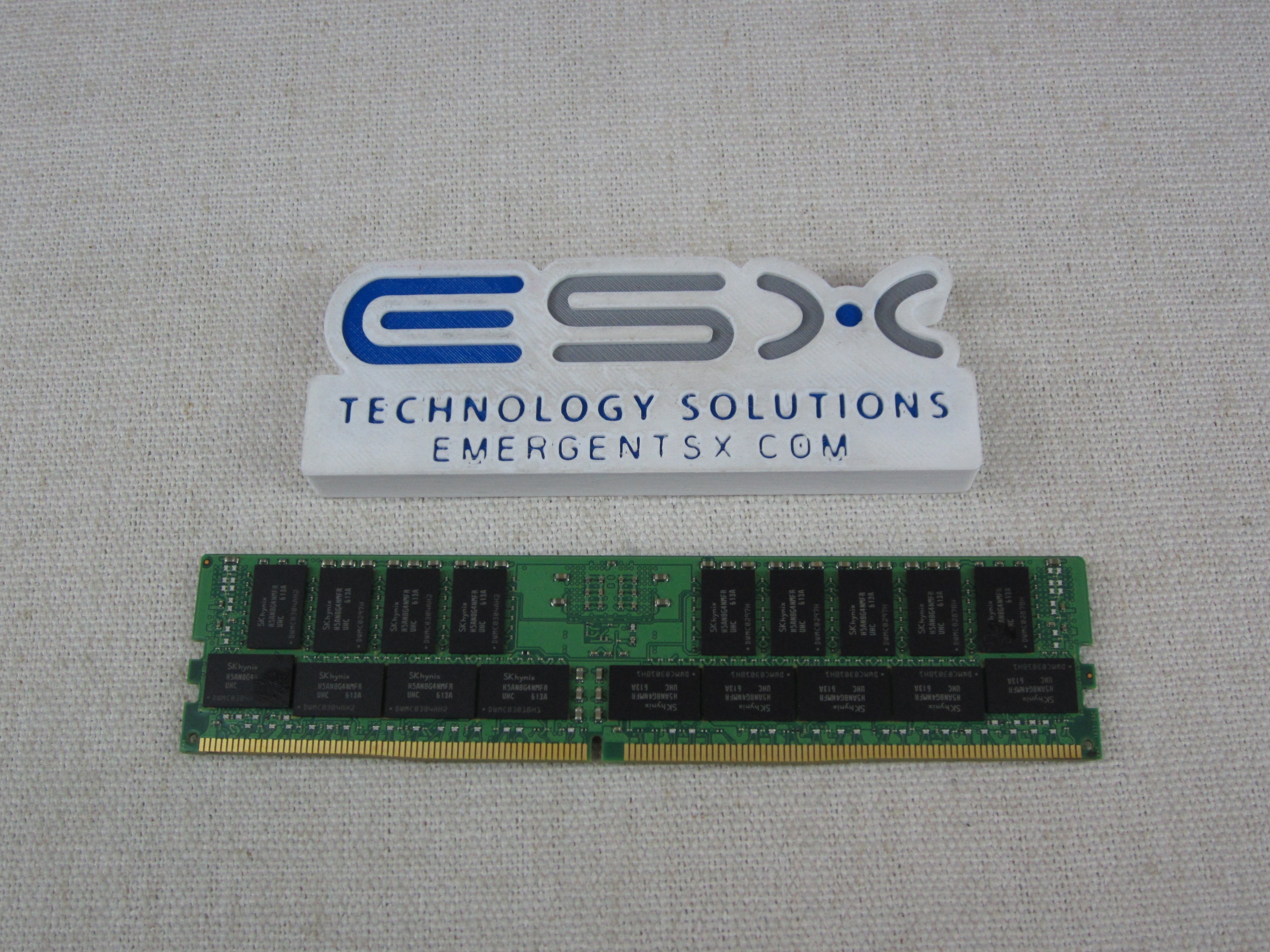 Hynix HMA84GR7MFR4N-UH 32GB 2Rx4 PC4-2400T DDR4 Server Memory DIMM