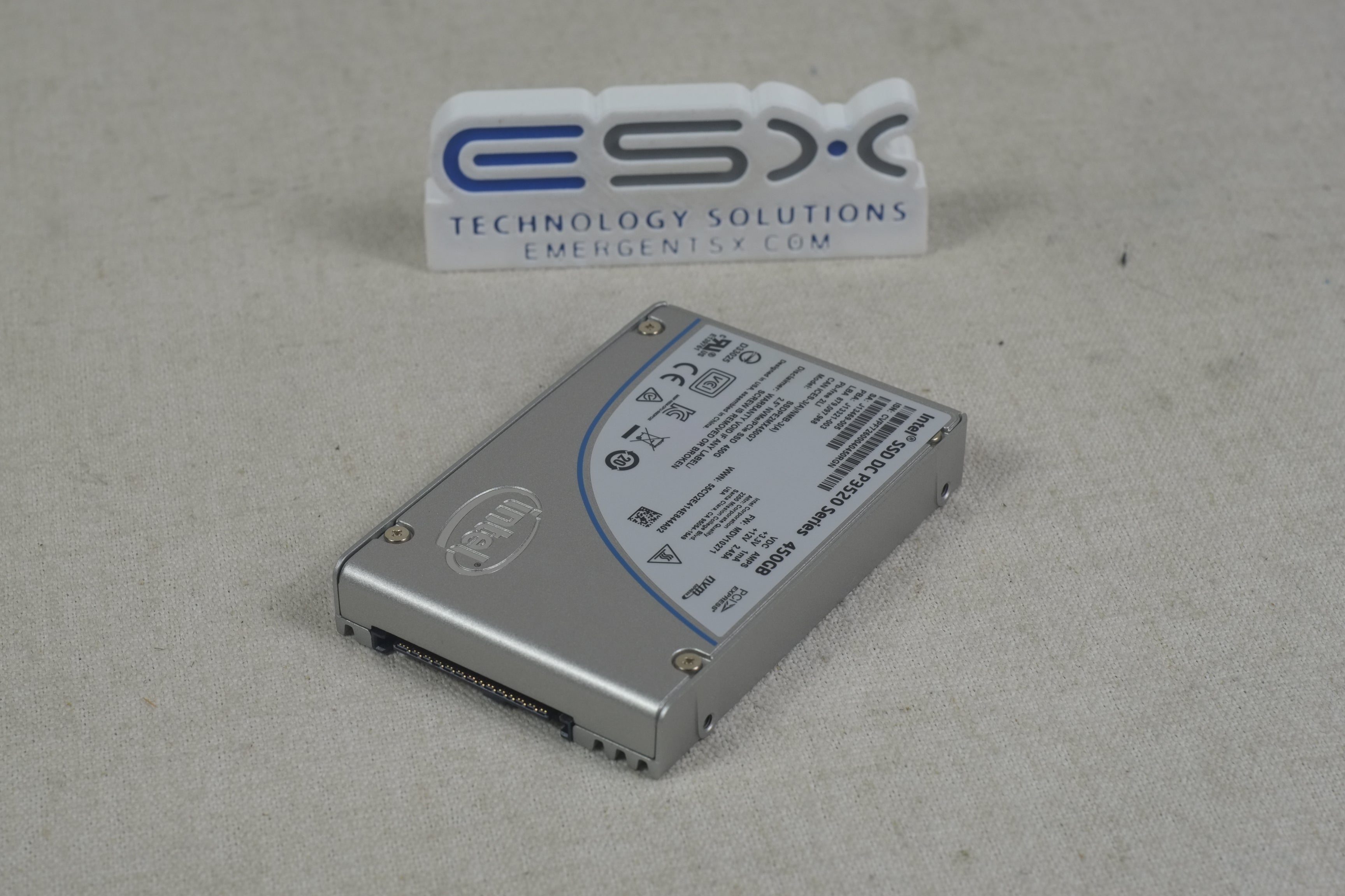 Intel SSDPE2MX450G7 DC P3520 450GB 2.5” MLC PCIe 3.0 x4 U.2 NVMe SSD