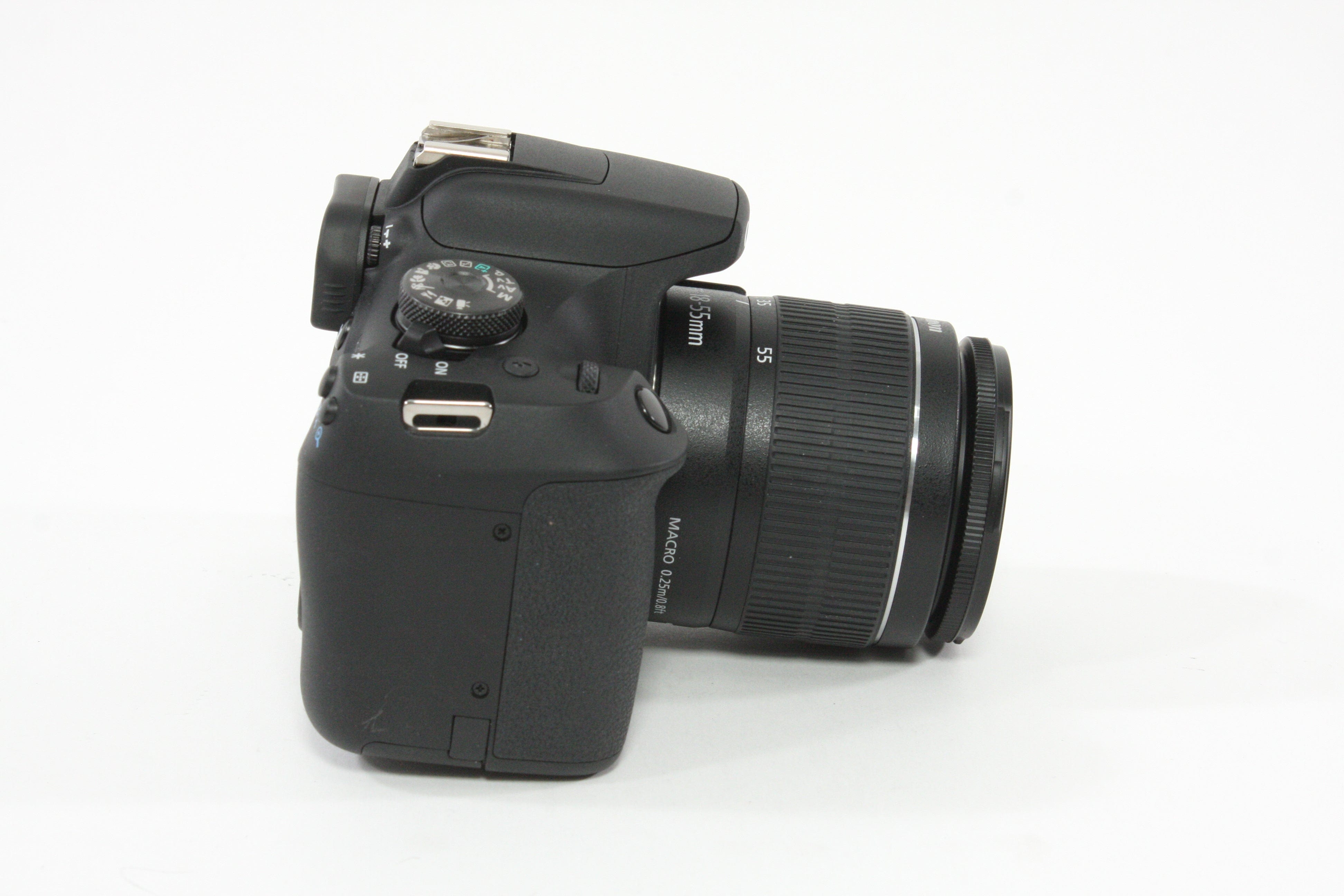 Canon 2000D (Rebel T7) w/ EF-S 18-55mm f/3.5-5.6 III - Shutter Count 204