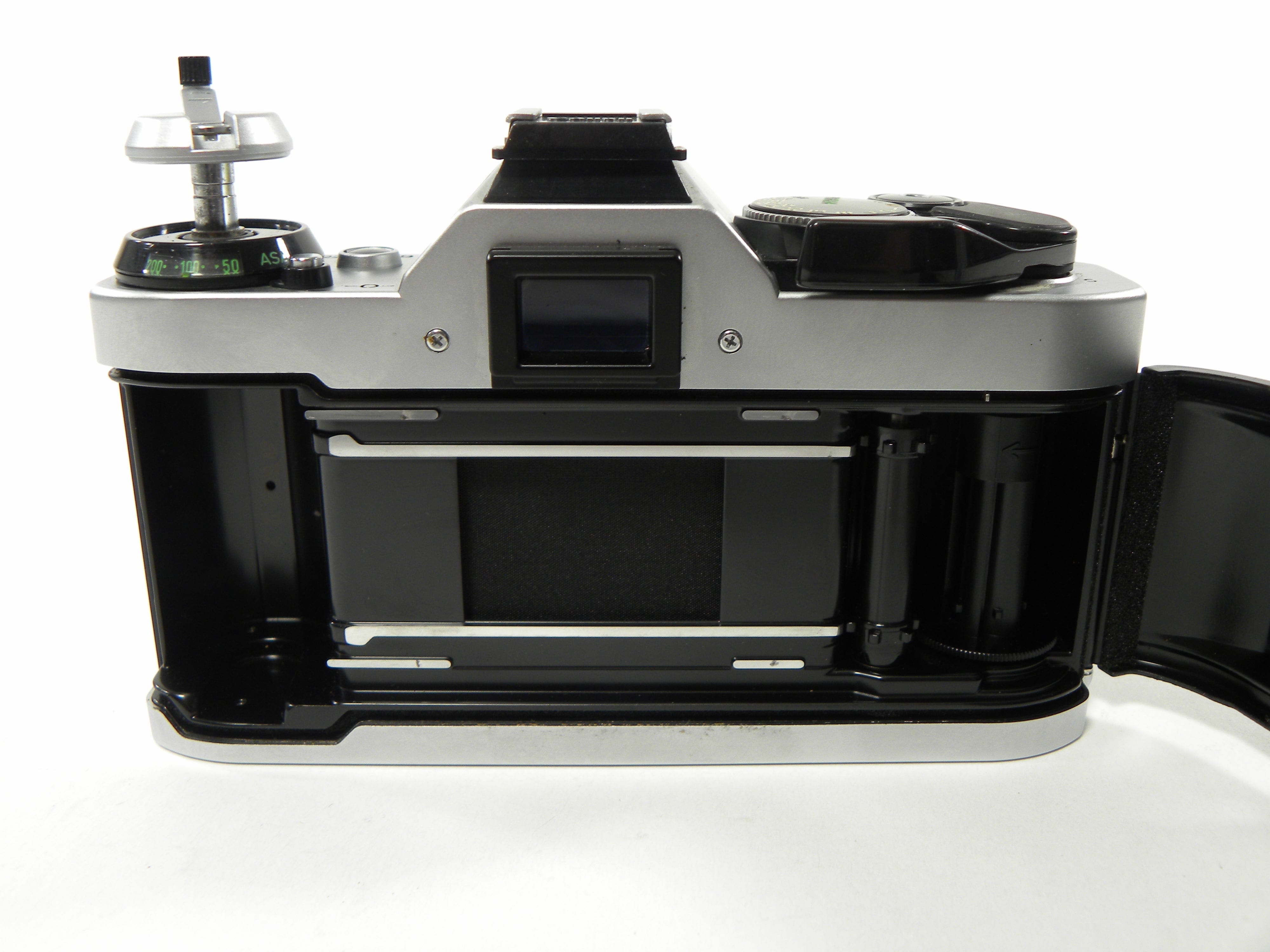 Canon AE-1 35mm Program SLR w/Sigma DL Zoom MC 35-80mm f4-5.6