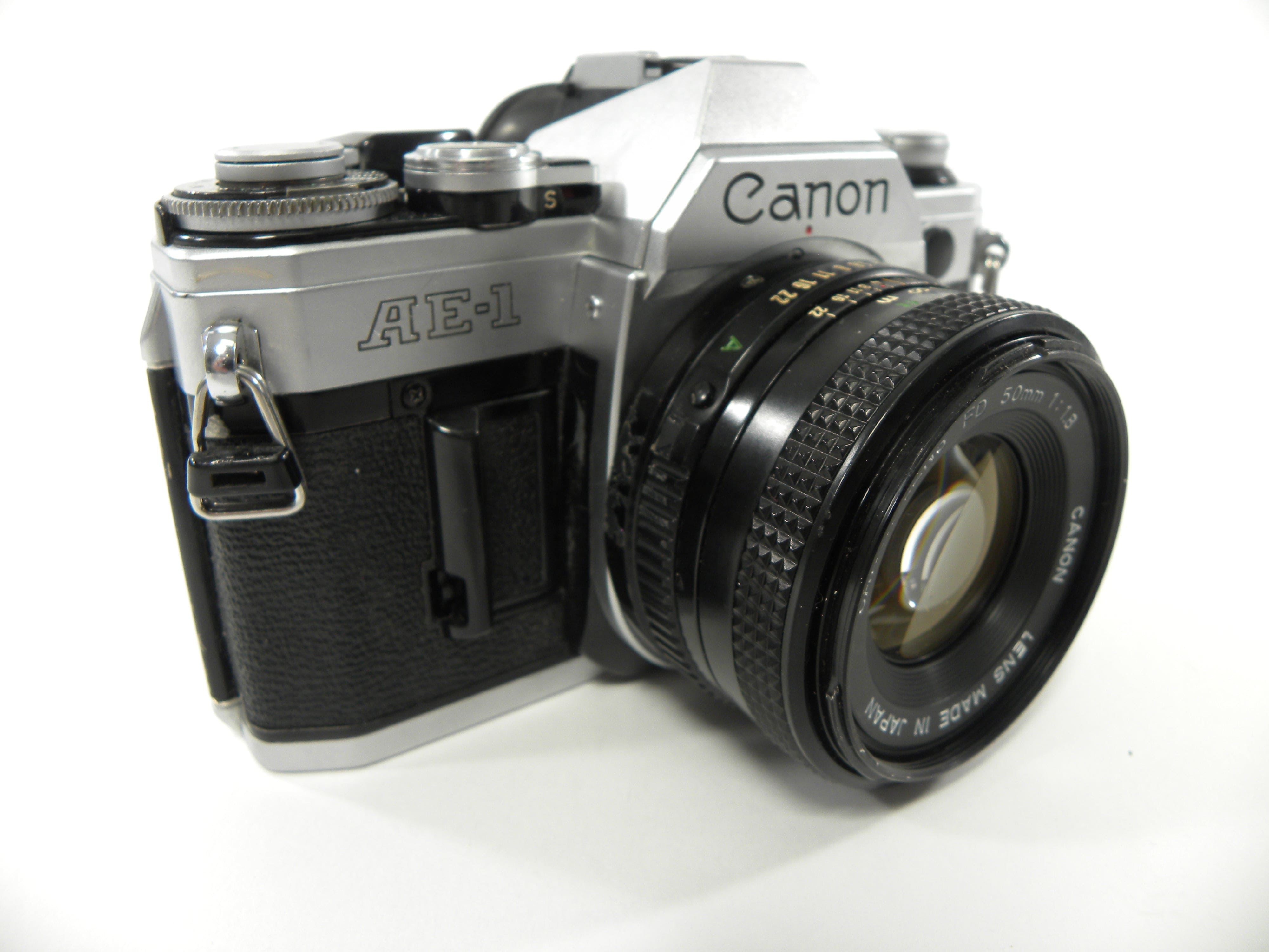 Canon AE-1 35mm SLR w/FD 50mm f1.8