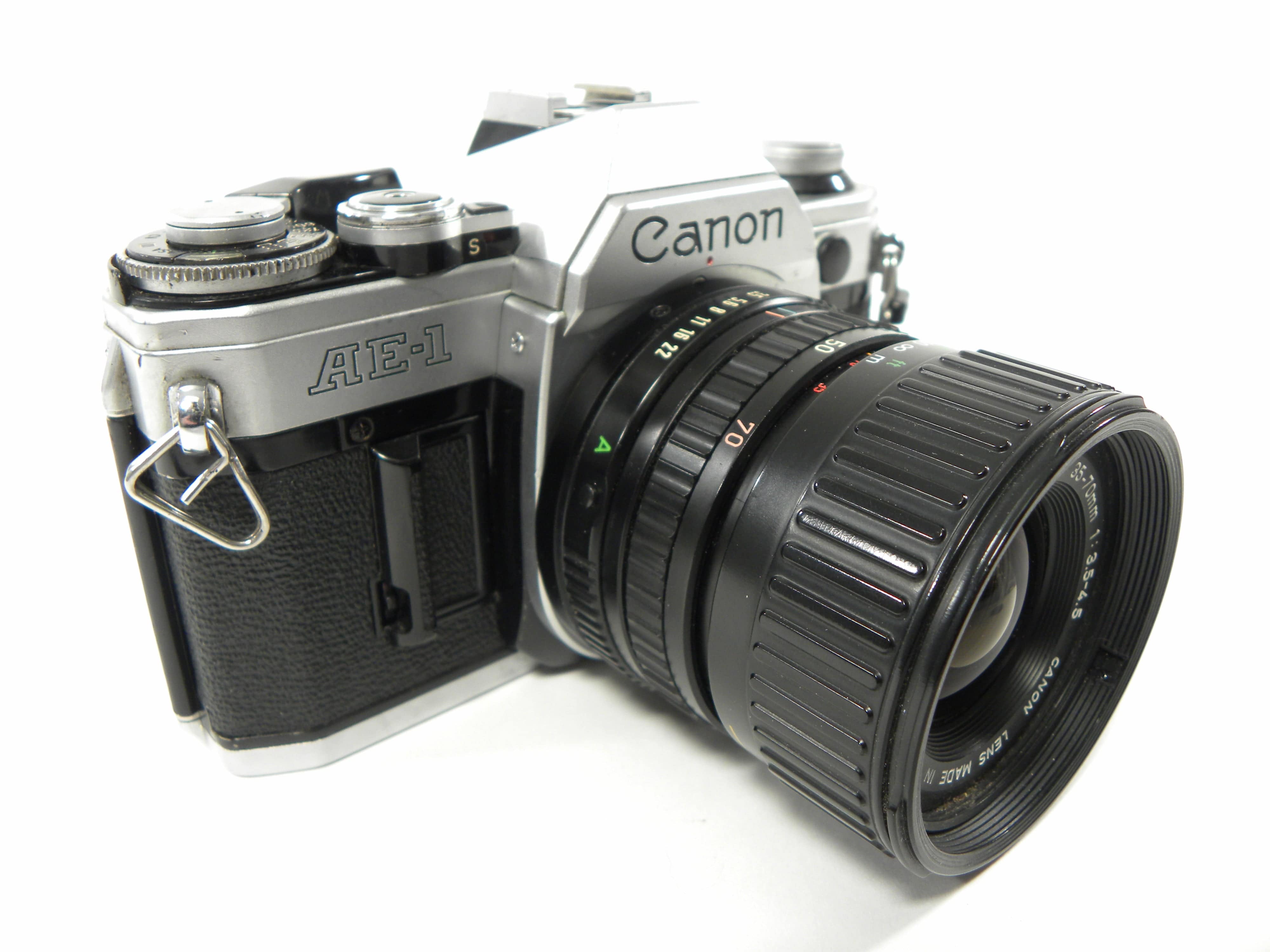 Canon AE-1 35mm SLR w/FD Zoom 35-70mm f3.5-4.5