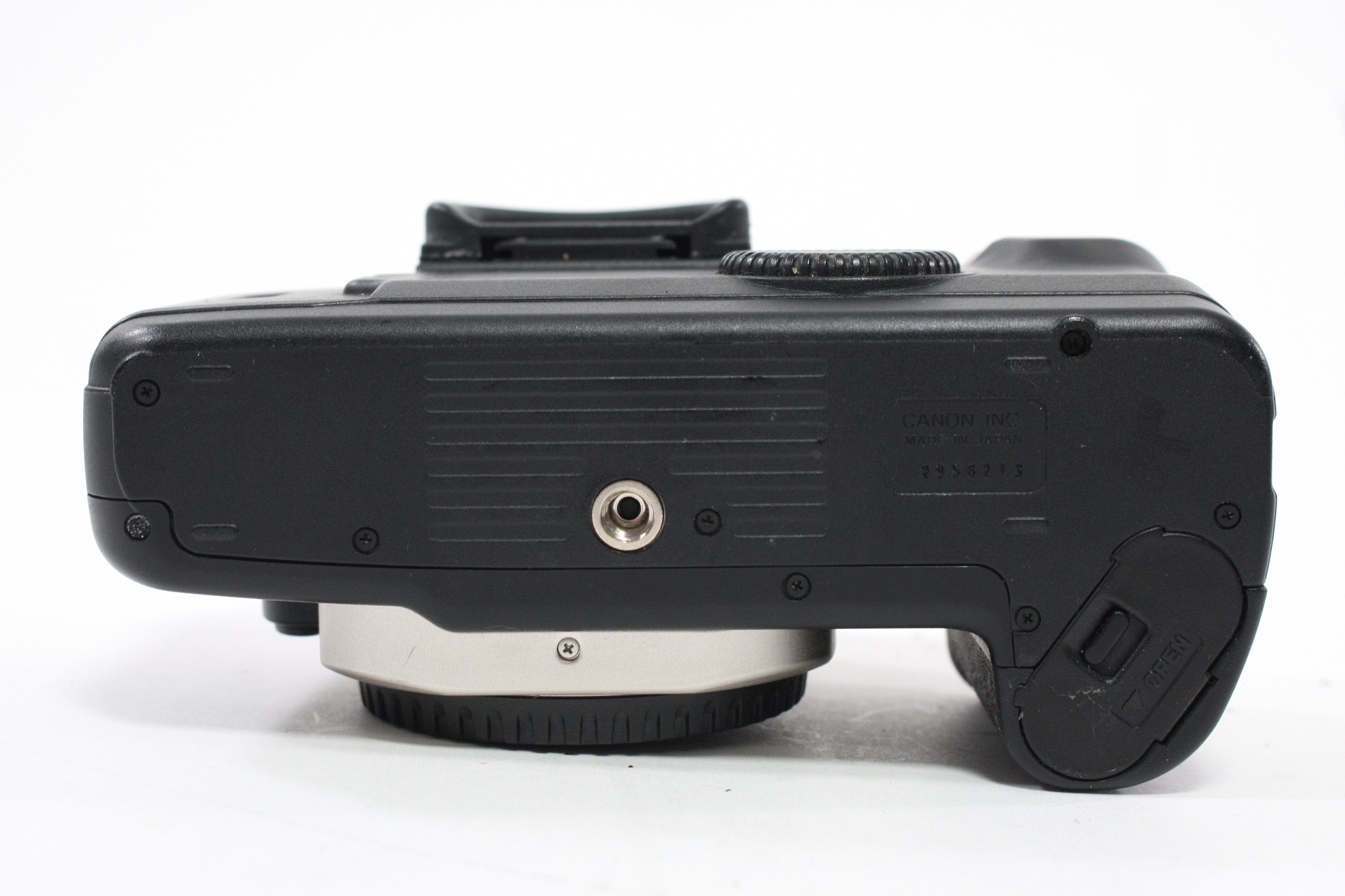 Canon EOS  Elan II 35mm SLR Camera Body