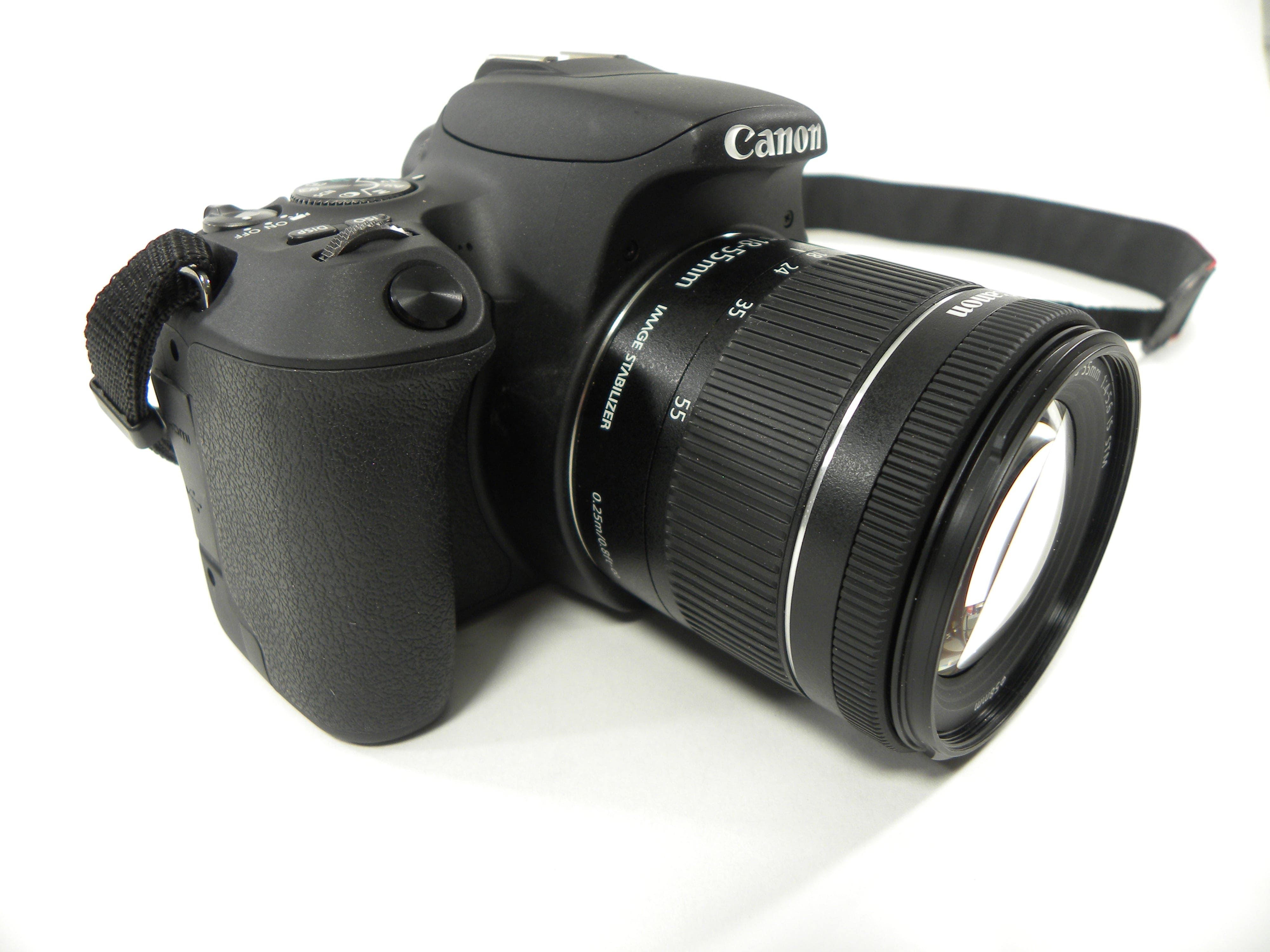 Canon EOS Rebel SL2 24.2mp Digital SLR w/EF-S 18-55 IS STM Shutter Ct. 808