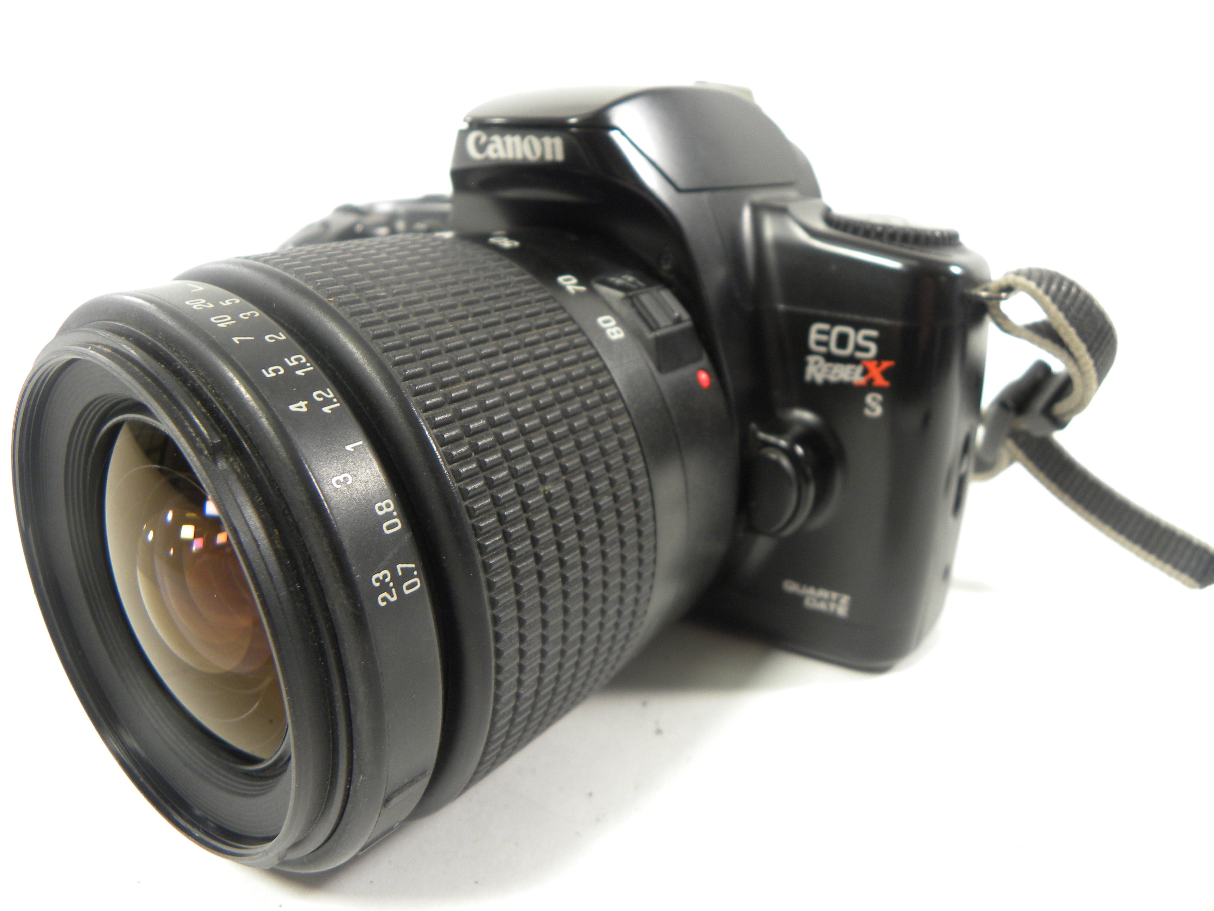 Canon EOS Rebel XS 35mm SLR w/Promaster 28-820mm f3.5-5.6