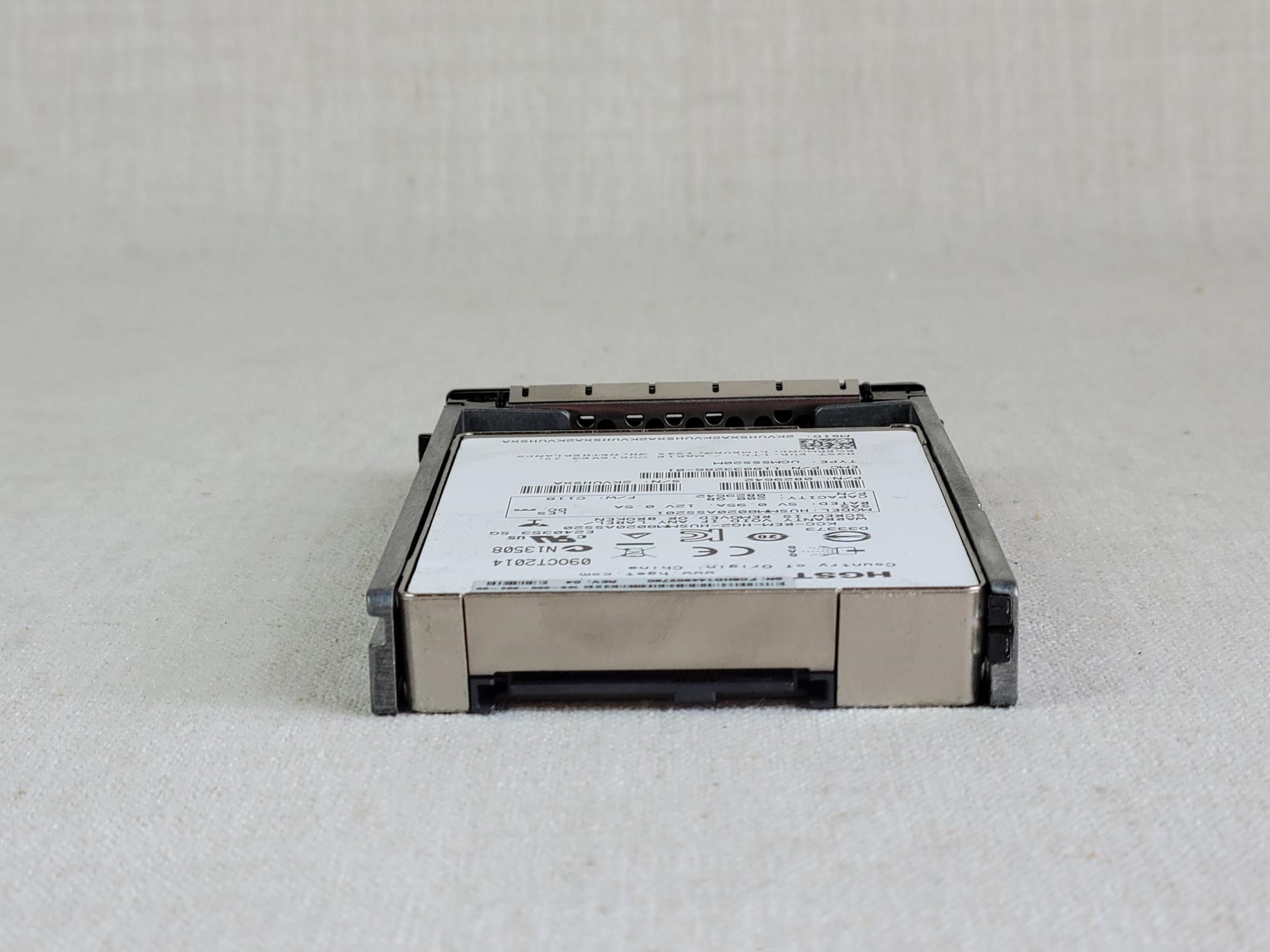 EMC XtremIO 200GB 2.5" SAS SSD for XtremIO Controller 105-000-304