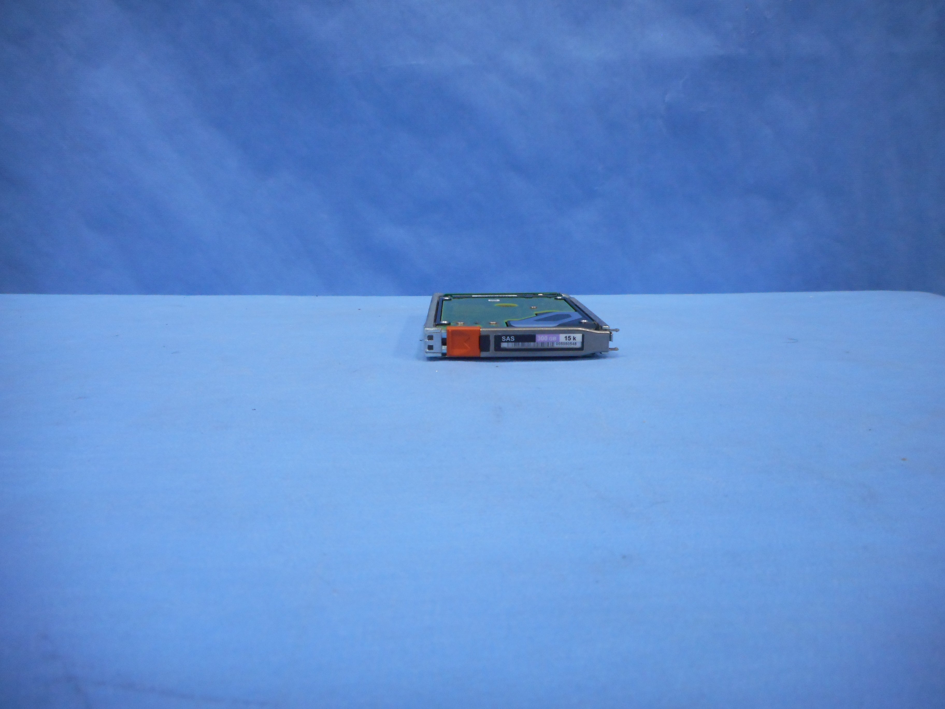 EMC V4-2S15-300 - 300GB 15K 2.5" 6G SAS Drive – PN: 005050548