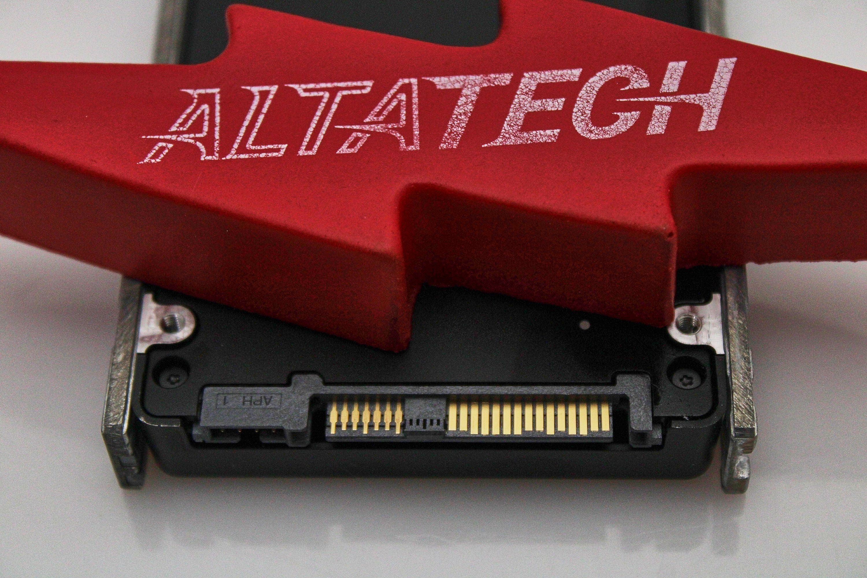 Dell RRXD7 7.68TB SSD SAS 2.5 12G MZILT7T6HMLA0D4 / MZ-ILT7T6A