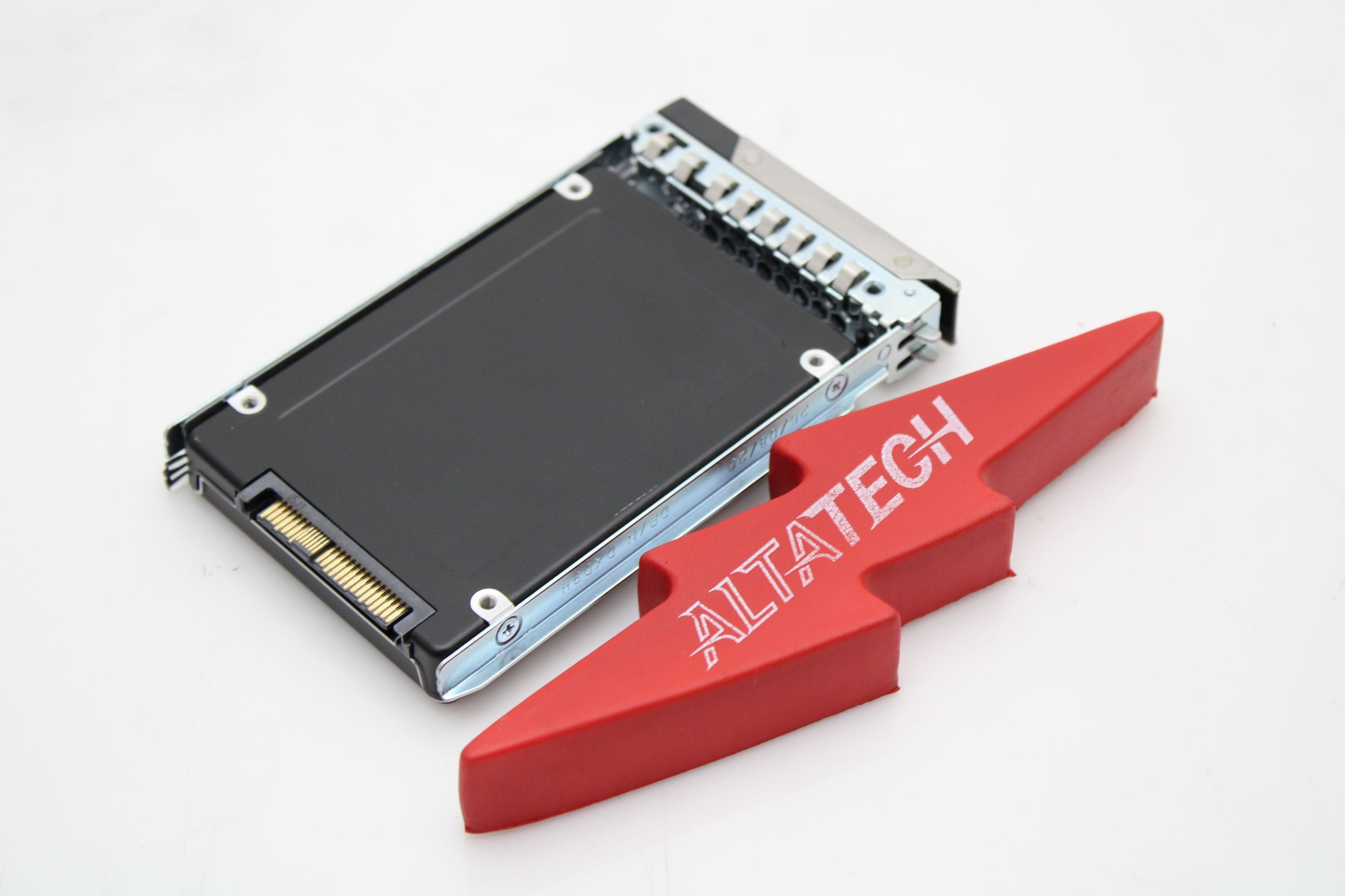 Dell Y27TR 7.68TB SSD NVME RI U.2 GEN4 PM1733