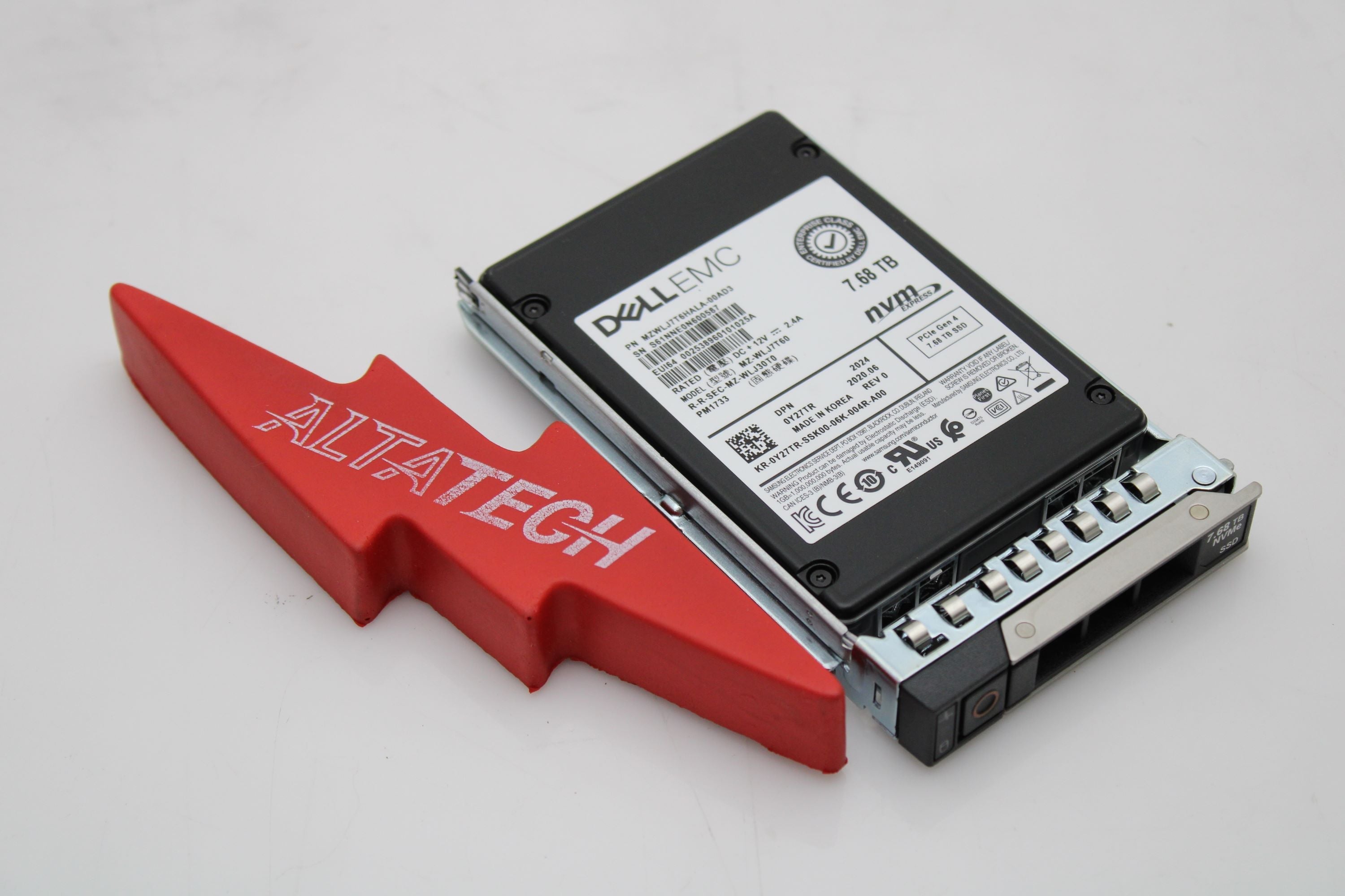 Dell Y27TR 7.68TB SSD NVME RI U.2 GEN4 PM1733