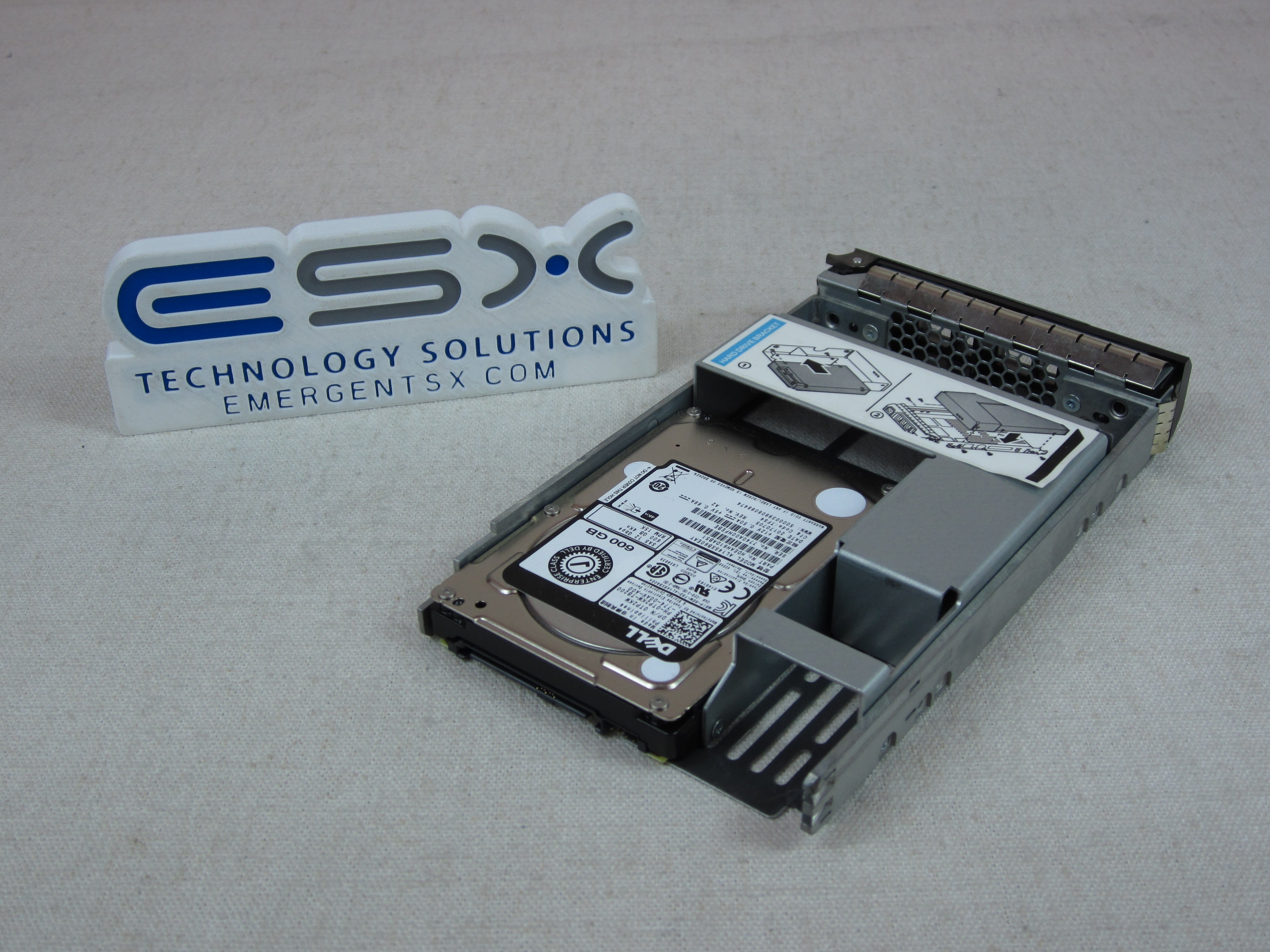 Dell TP2KW 600GB 15k 12Gb/s 2.5" SAS Hard Drive AL14SXB60EAY in 3.5” 13G Tray