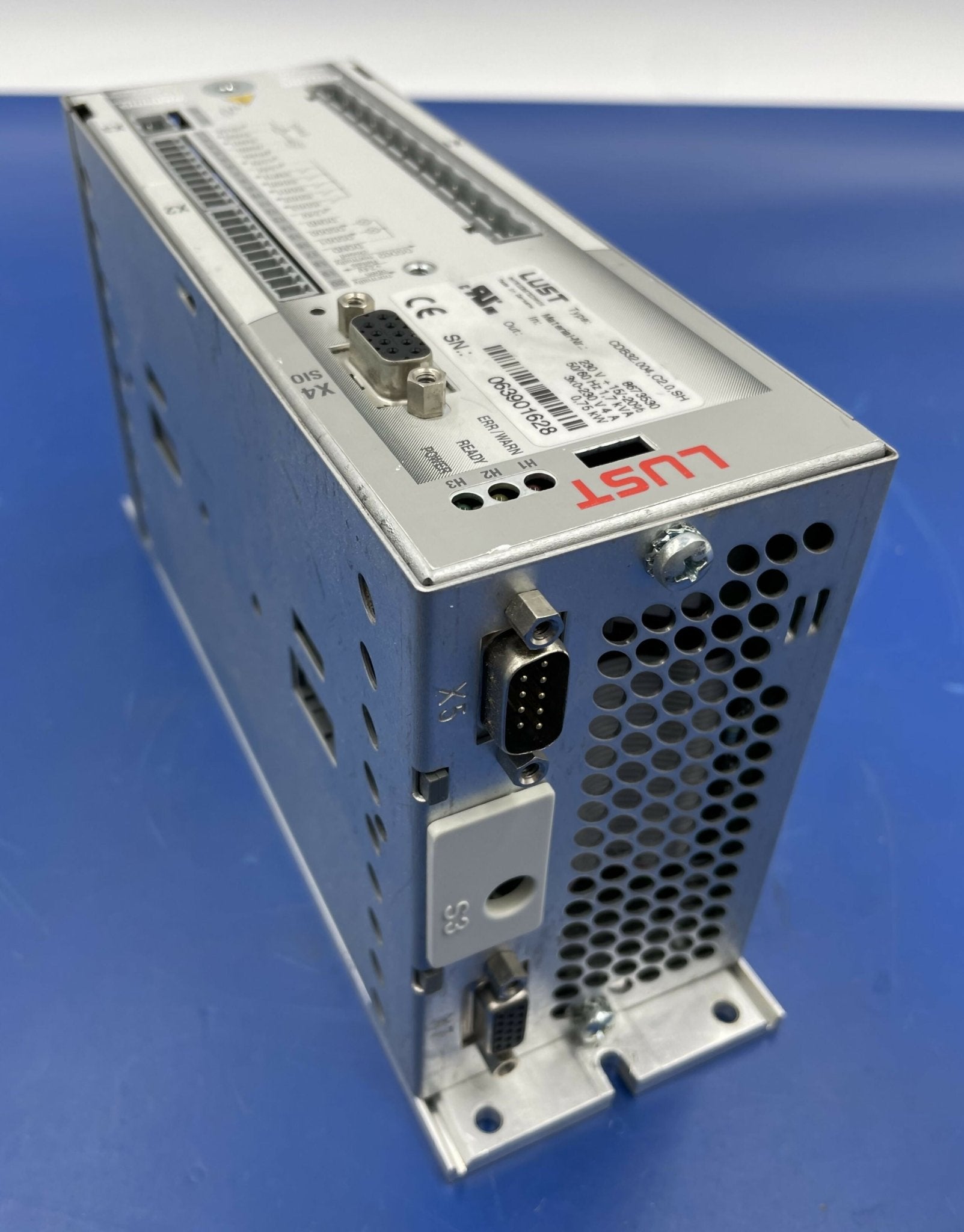FREQUENCY INVERTER CDB32.004 1.7K VA (8673530/08673530 SIEMENS/LUST