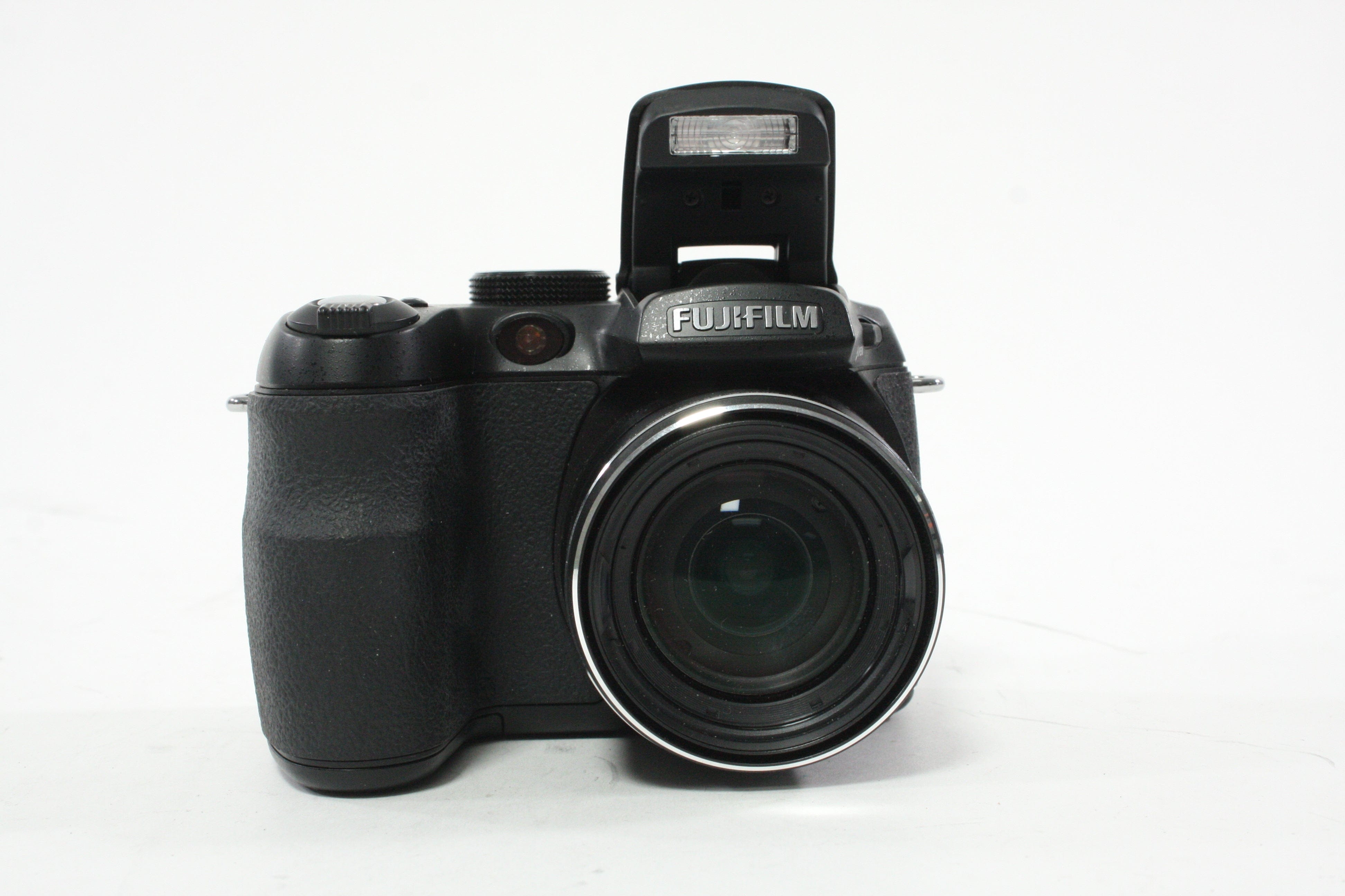 Fuji Finepix S1000 Digital Point-and-Shoot Camera 12x Zoom 10.0mp