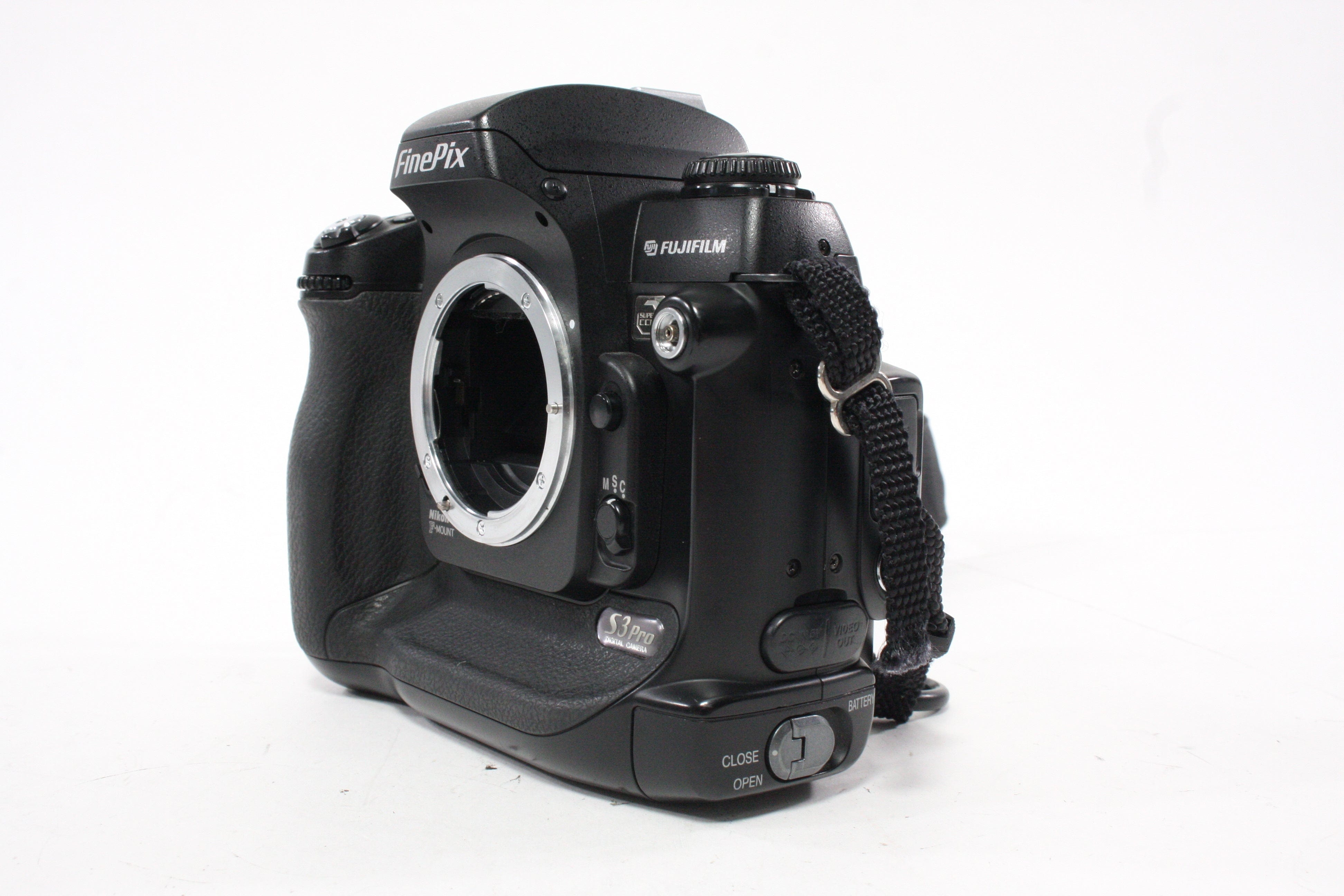 Fuji FinePix S3 Pro DSLR F-Mount Camera Body