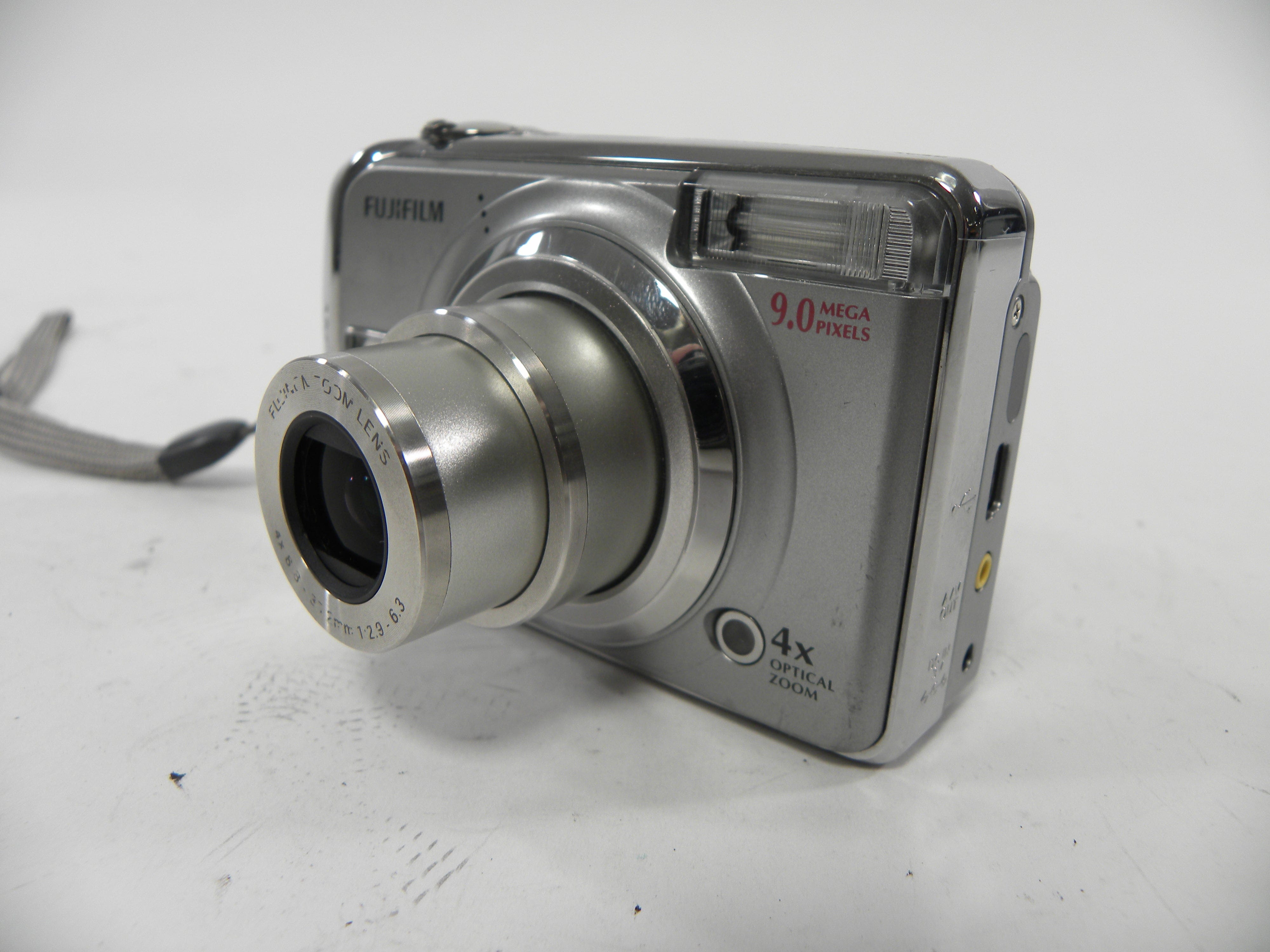 Fujifilm FinePix A900 9.0mp Digital Camera