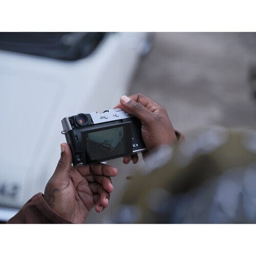 PRE-ORDER Fujifilm X100 VI Black 40.2MP APS-C 23mm f/2