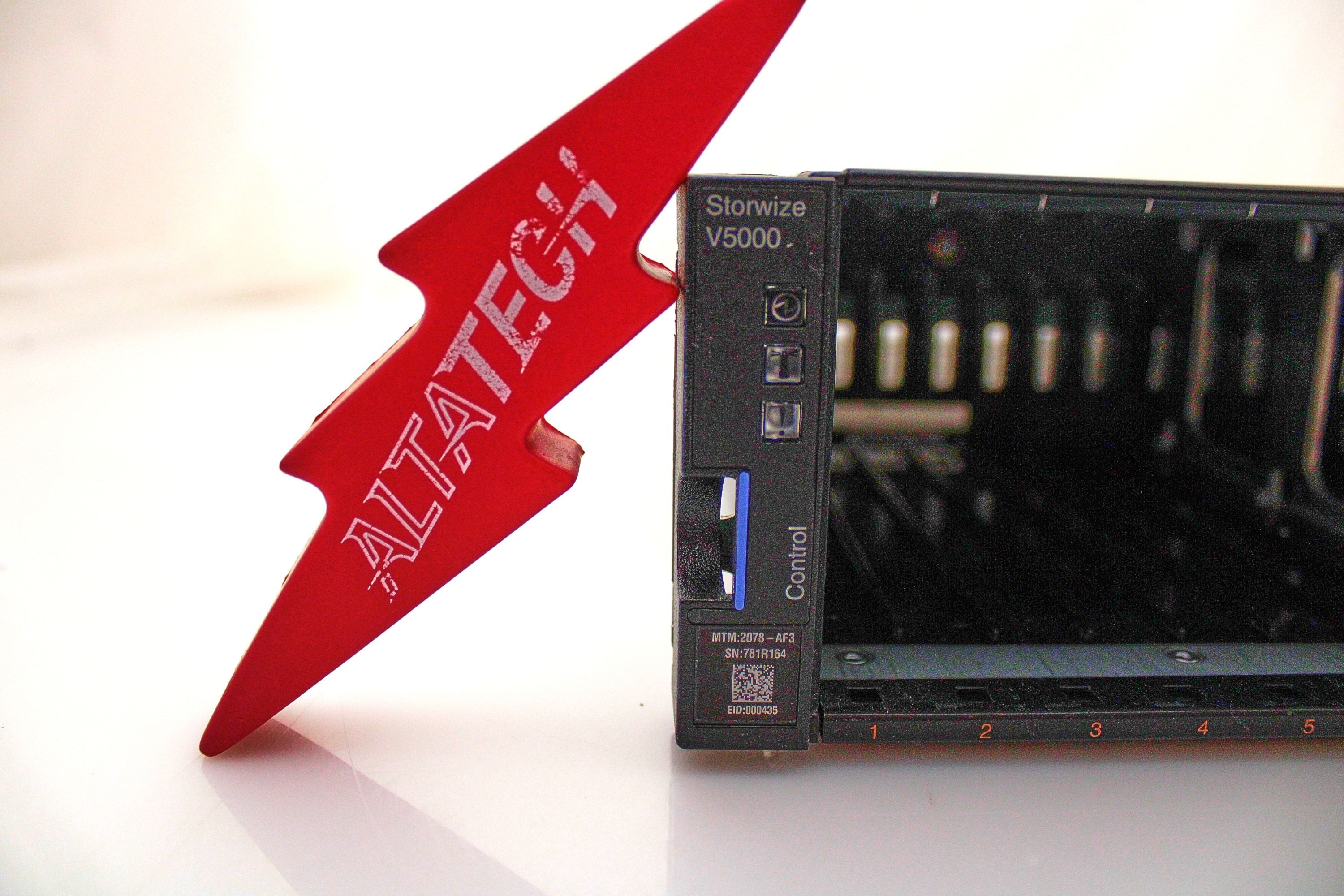 IBM 2078-AF3 V5000 SFF Controller, PSU's and Controllers Included