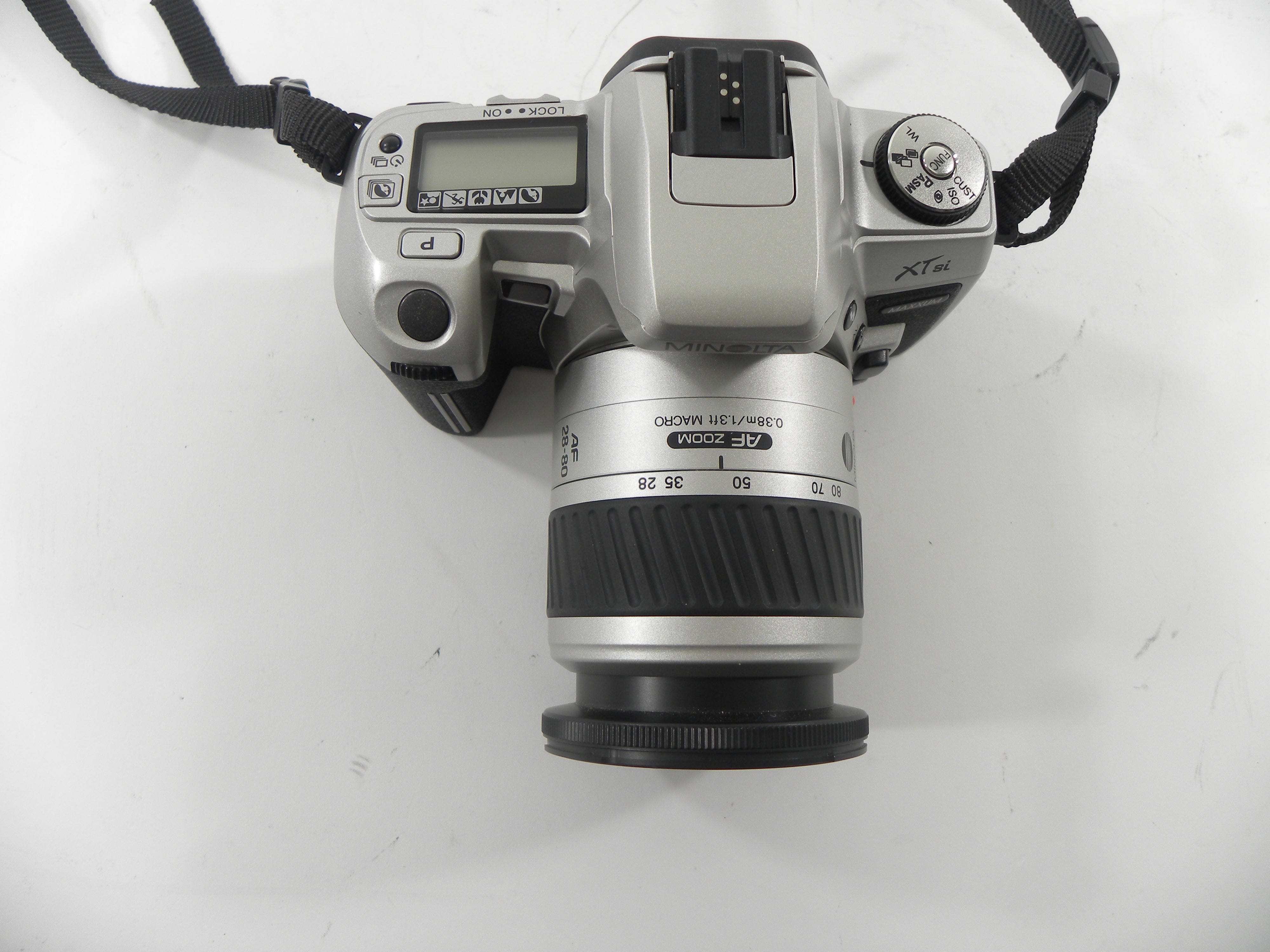 Minolta Maxxum XTsi 35mm SLR w/Maxxum AF 28-80mm f3.5-5.6