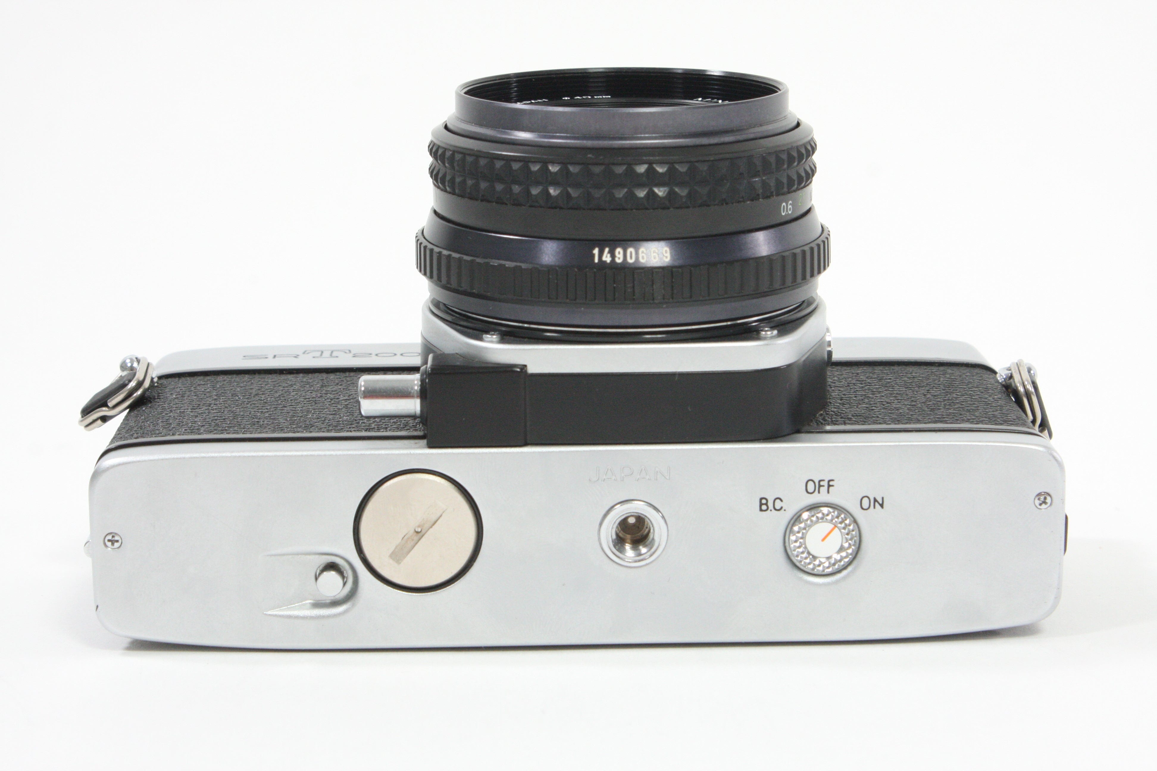 Minolta SRT-200 with 45mm f/2 Lens