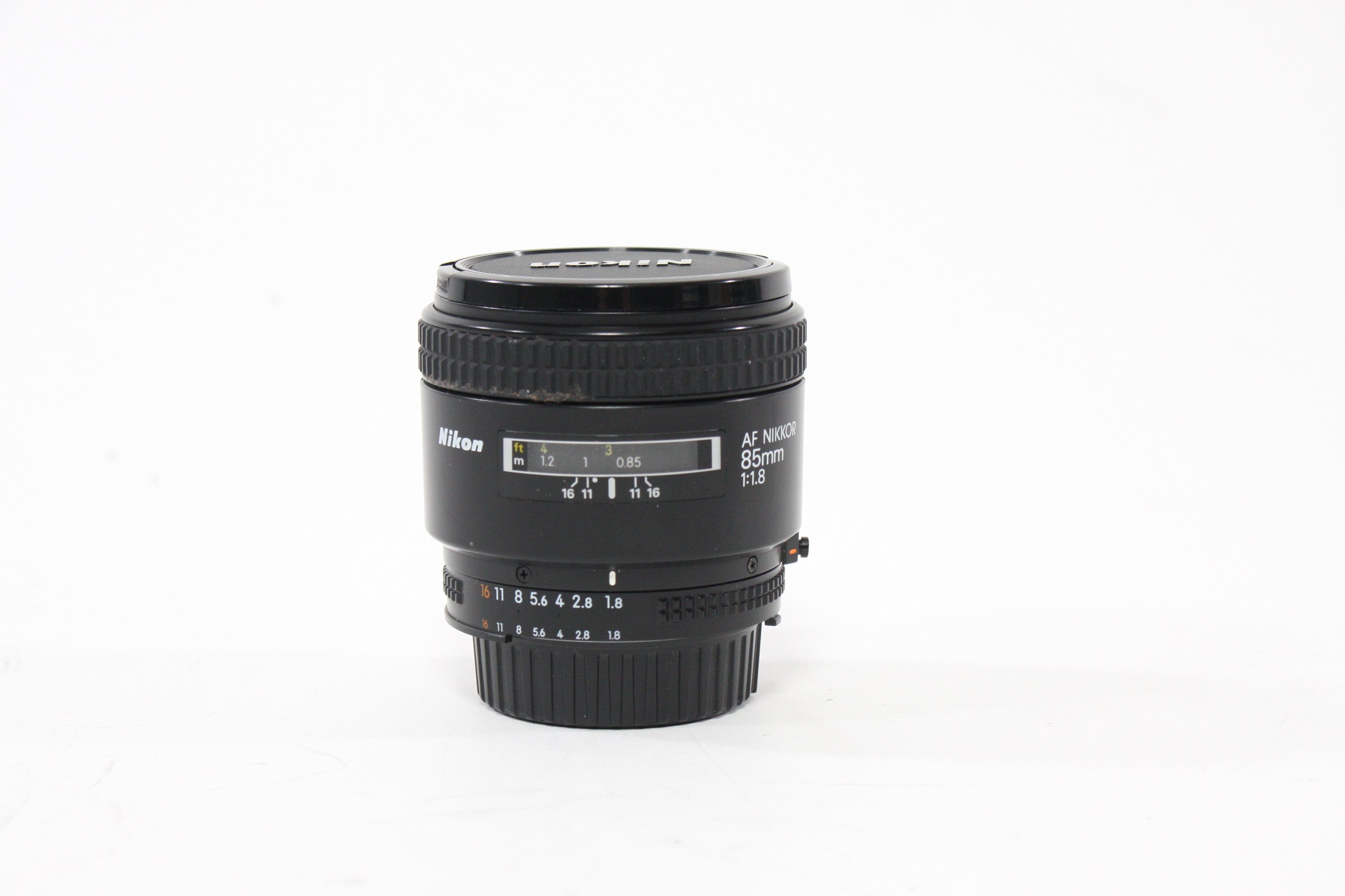 Nikon 85mm f/1.8 AF Lens