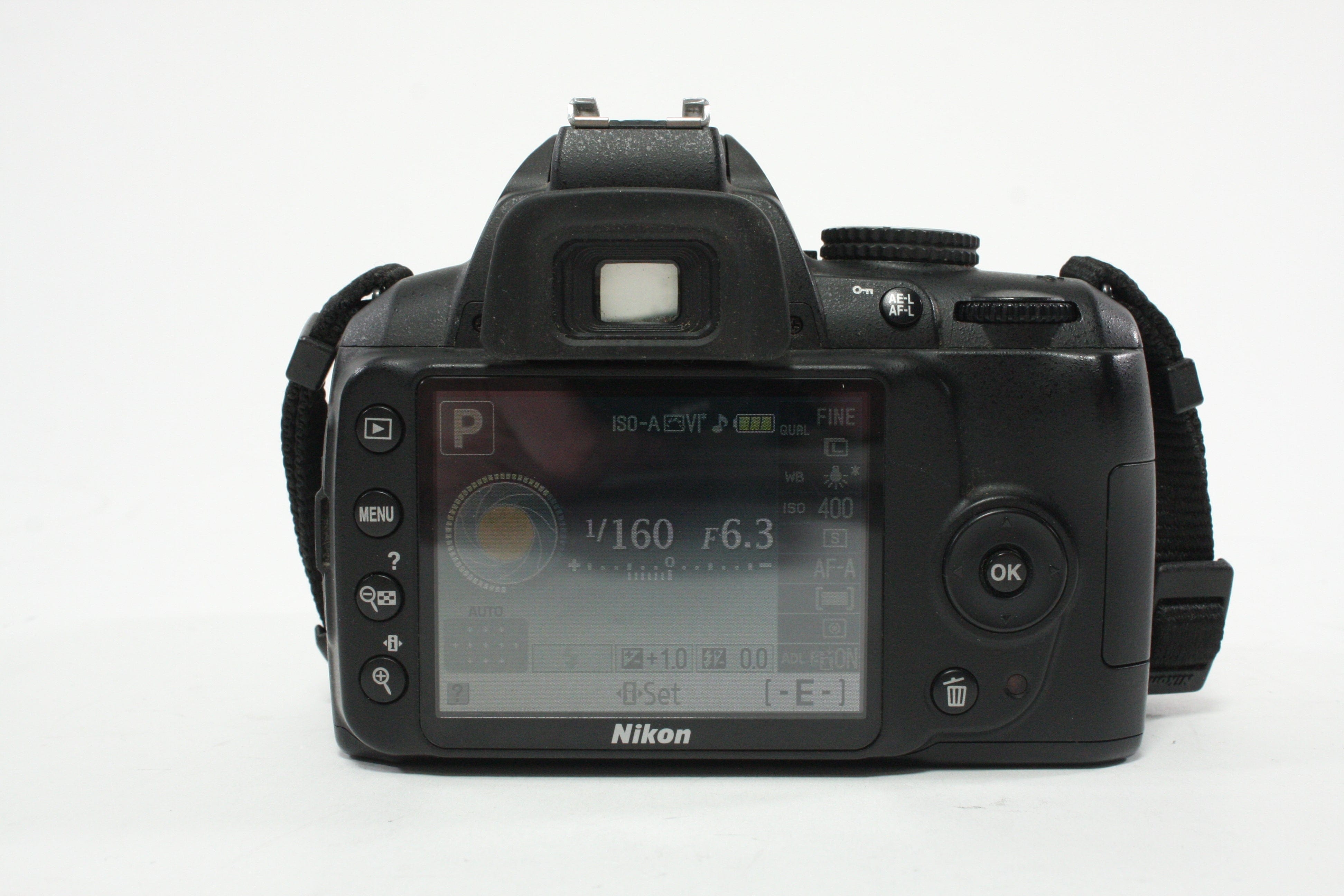 Nikon D3000 DSLR Camera with 18-55mm f/3.5-5.6G VR Lens with a Shutter Count of 7,032
