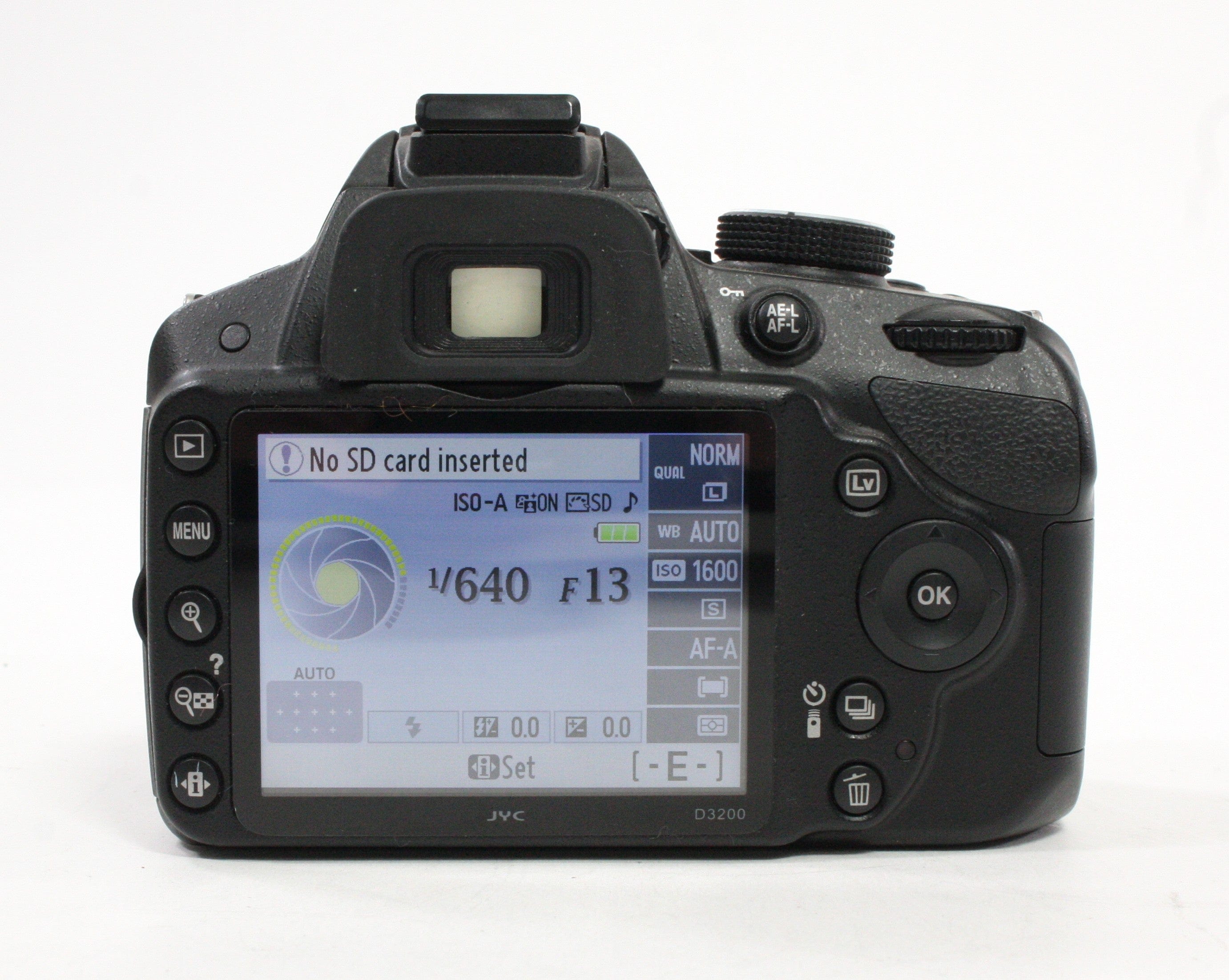 Nikon D3200 Digital SLR with 18-55mm f/3.5-5.6G Lens Shutter Count 355