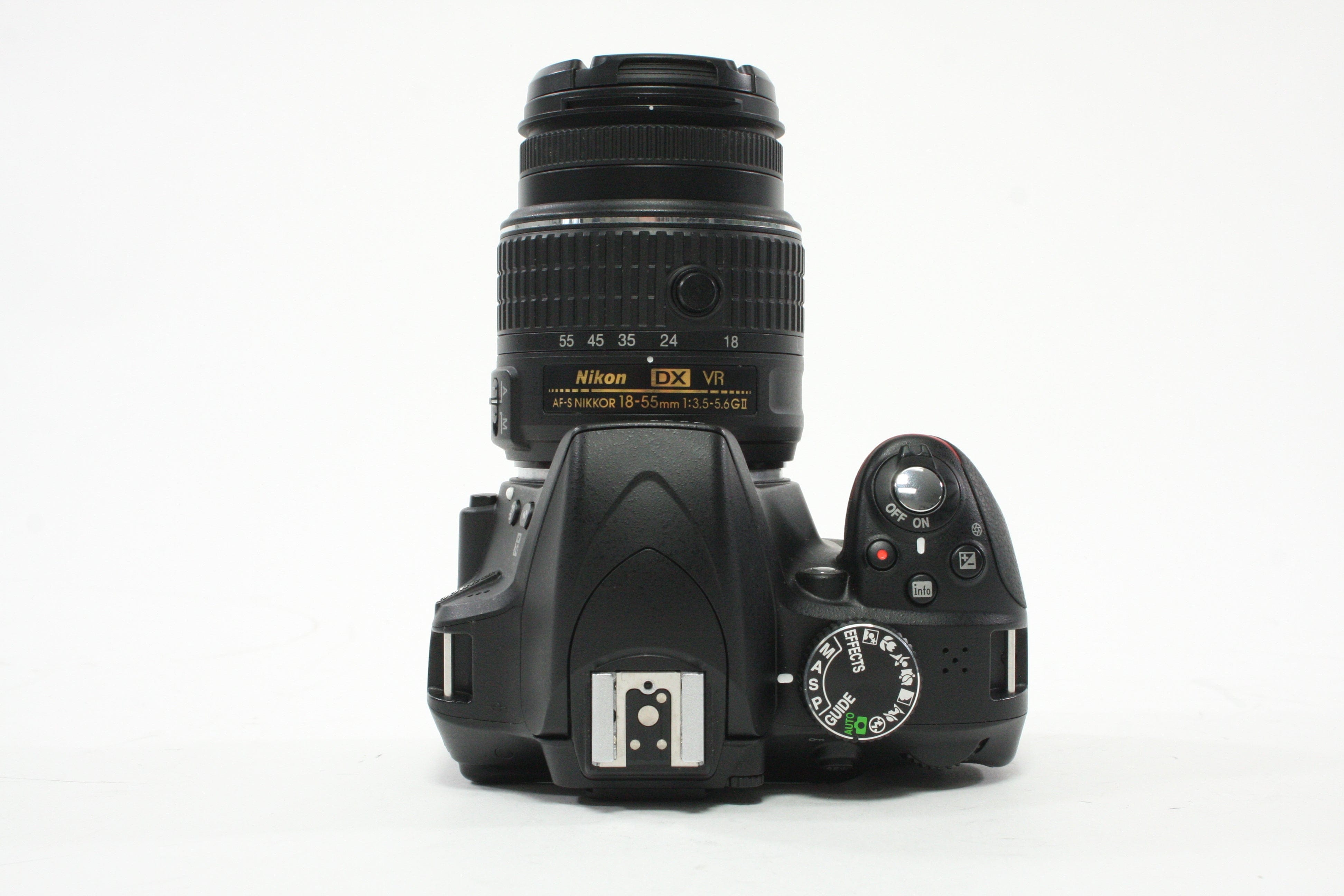 Nikon D3300 DSLR Camera with 18-55mm f/3.5-5.6G II VR DX AF-S Lens with a Shutter Count of 5,244
