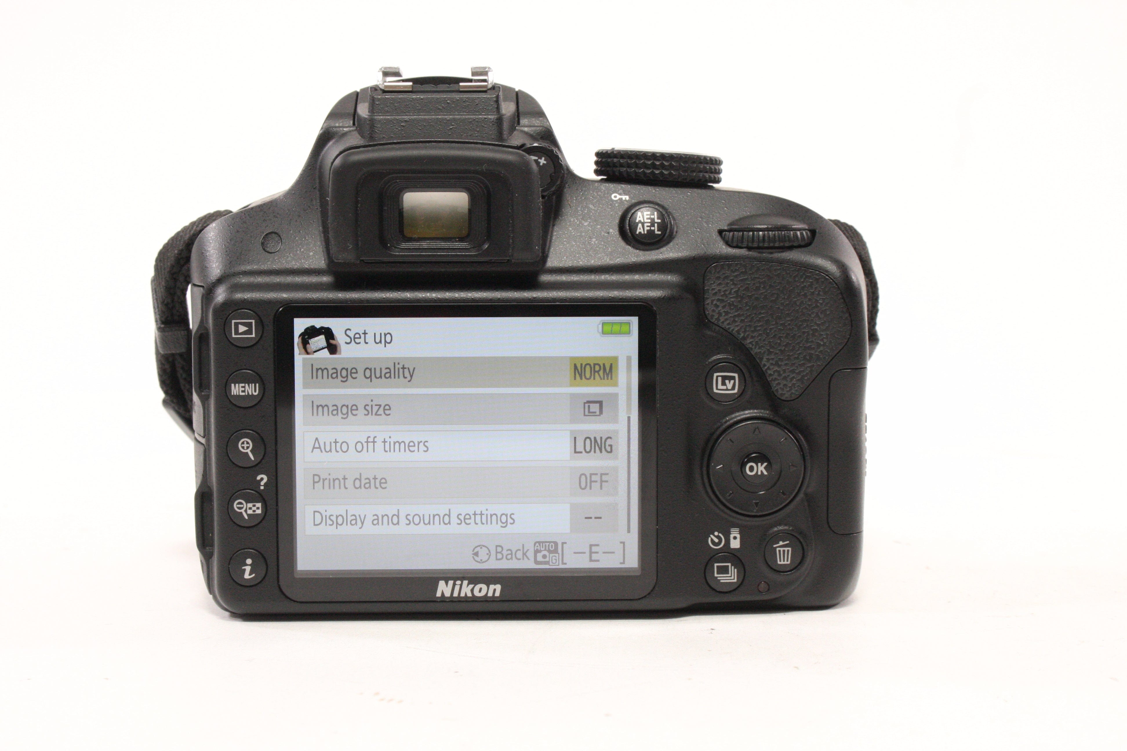 Nikon D3300 DSLR with 18-55mm f/3.5-5.6 II AF-S Lens Shutter Count 565
