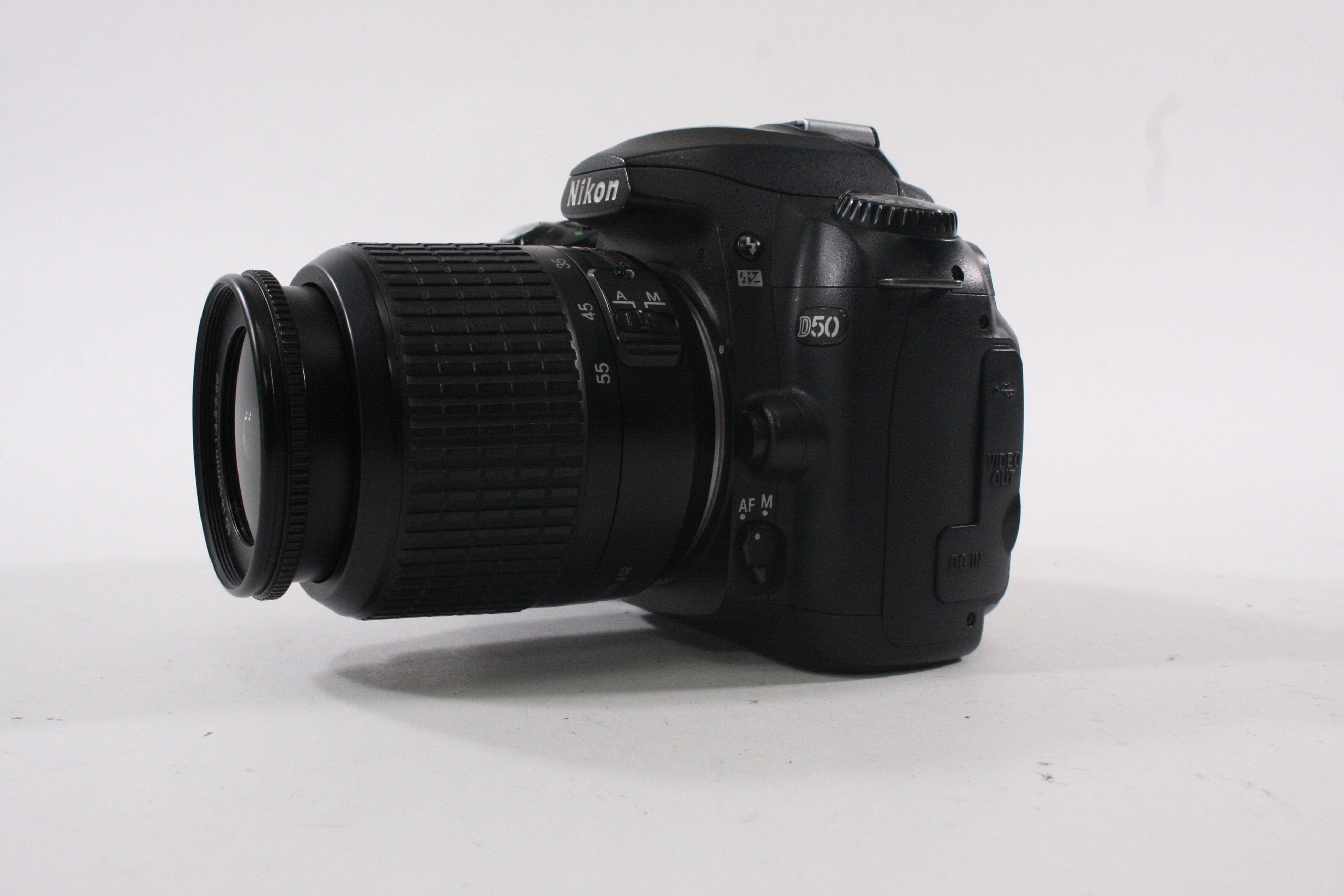 Nikon D50 DSLR Camera Body with 18-55mm f/3.5-5.6 ED G AF-S Lens SC# 6,292
