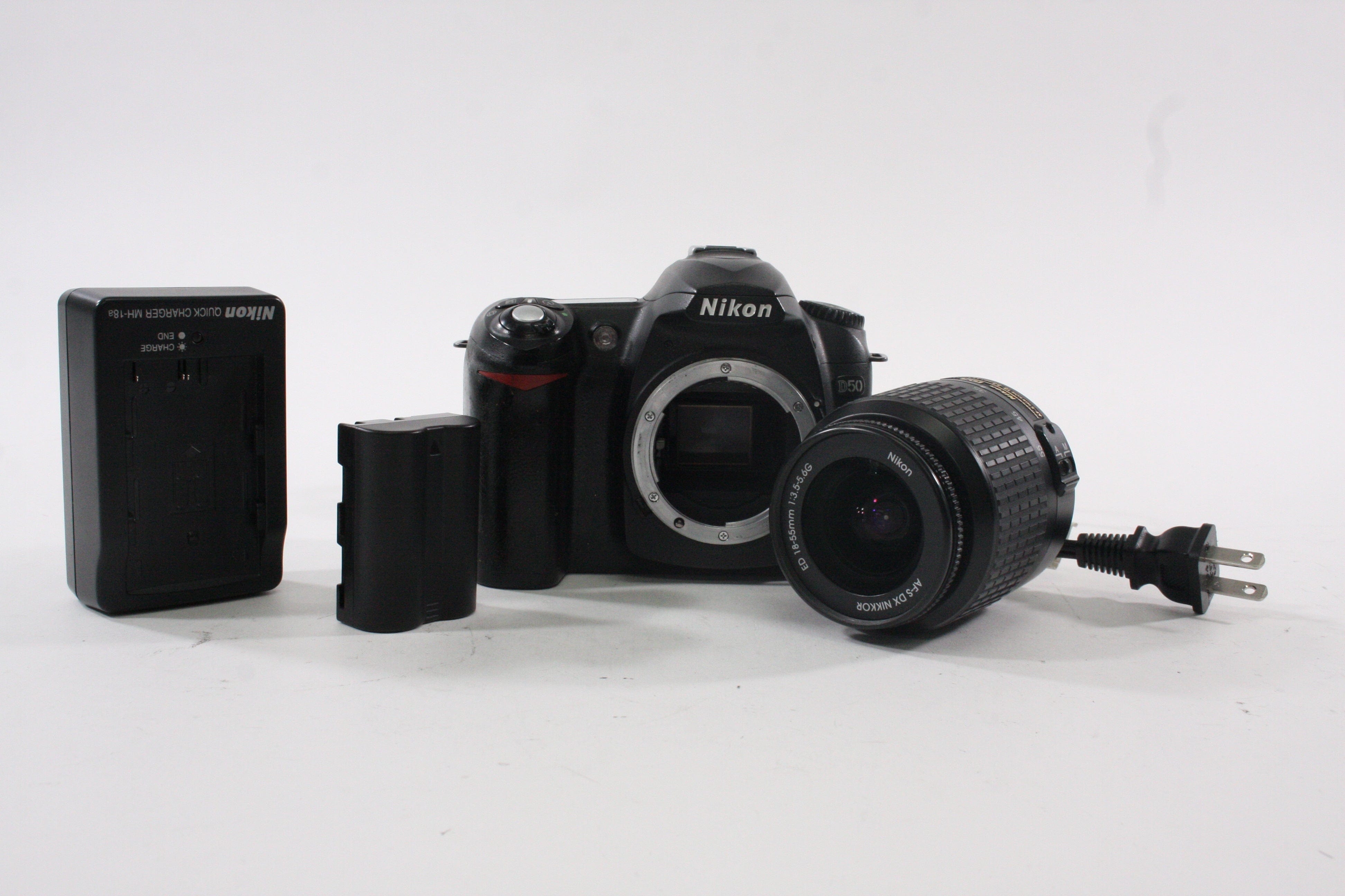 Nikon D50 DSLR Camera Body with 18-55mm f/3.5-5.6 ED G AF-S Lens SC# 6,292