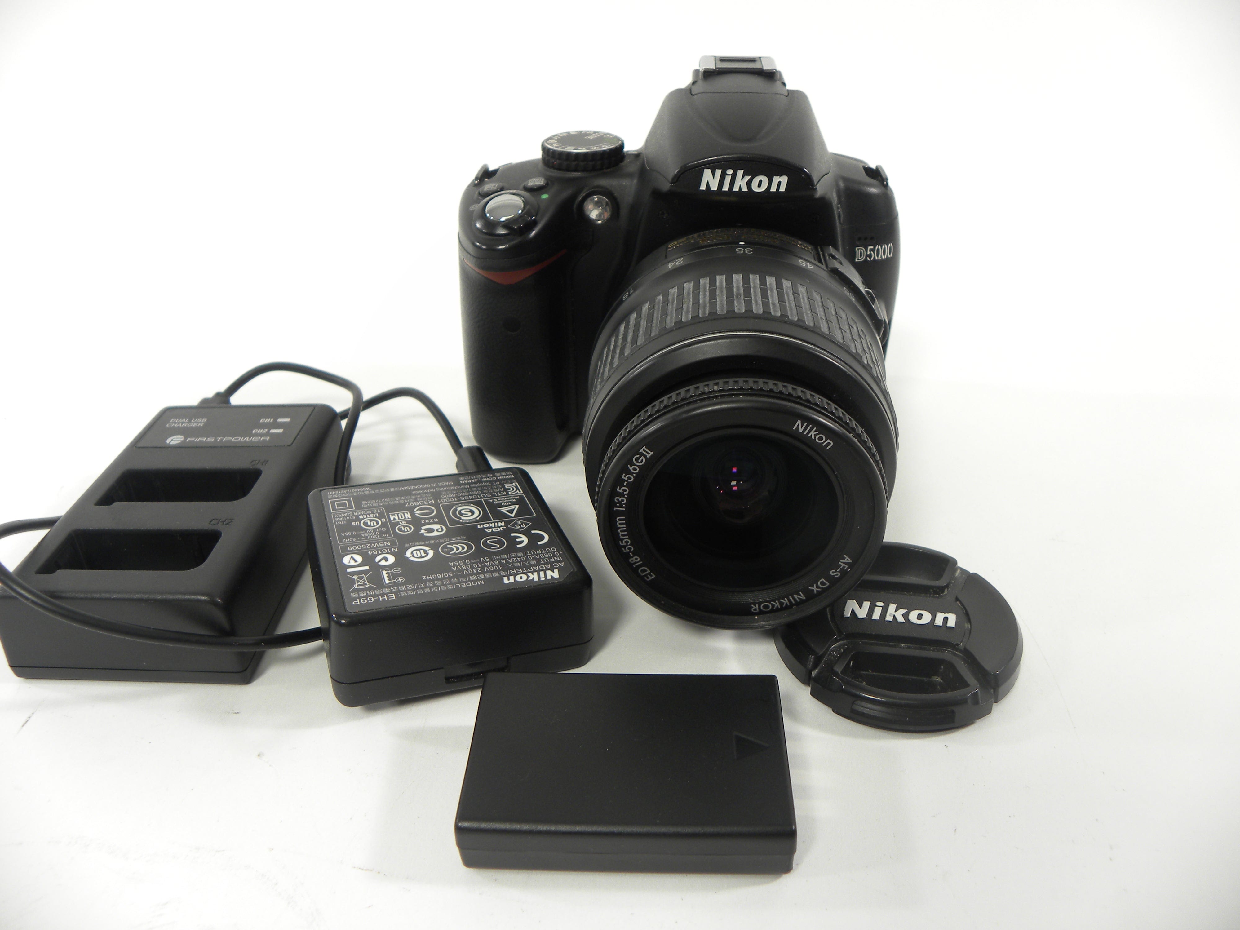 Nikon D5000 12.3mp Digital SLR w/AF-S Nikkor 18-55 II Shutter Ct. 10,835