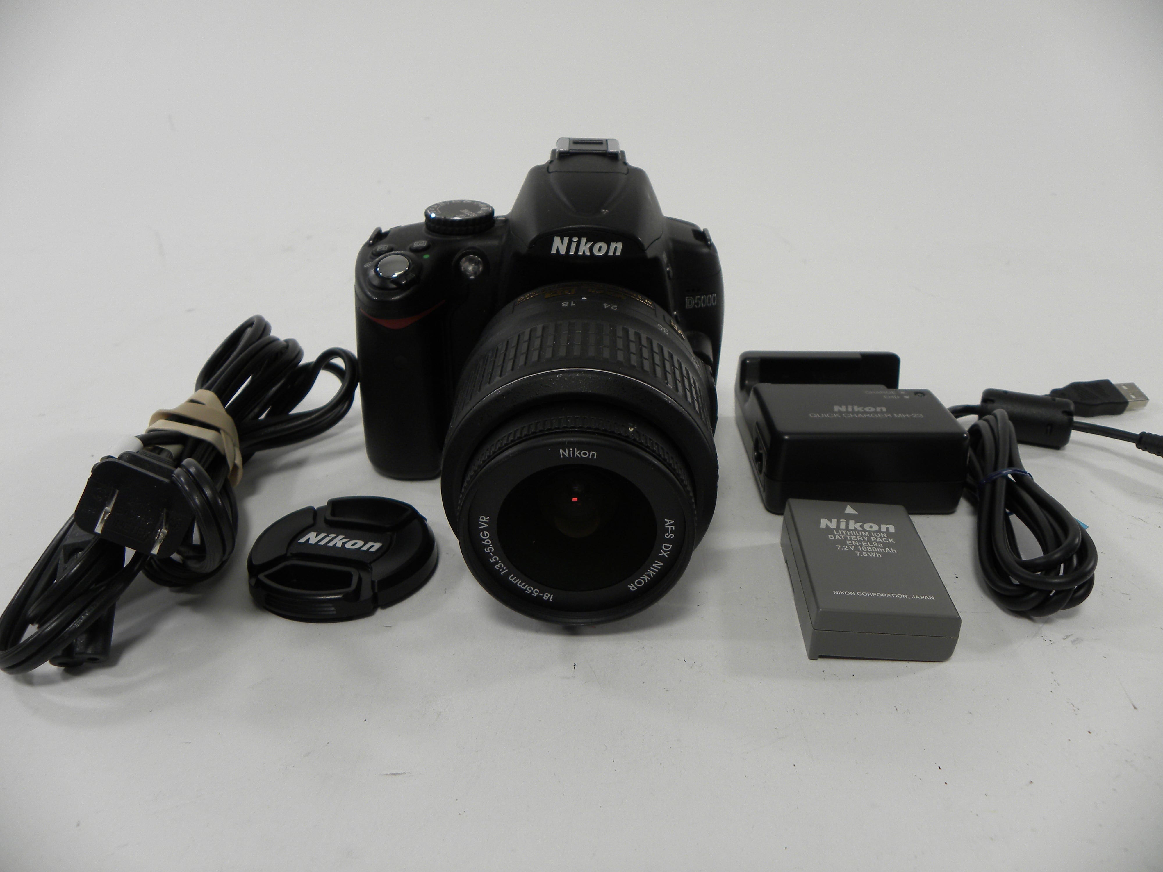 Nikon D5000 12.3mp Digital SLR w/AF-S Nikkor DX VR 18-55 Shutter Ct. 5,530