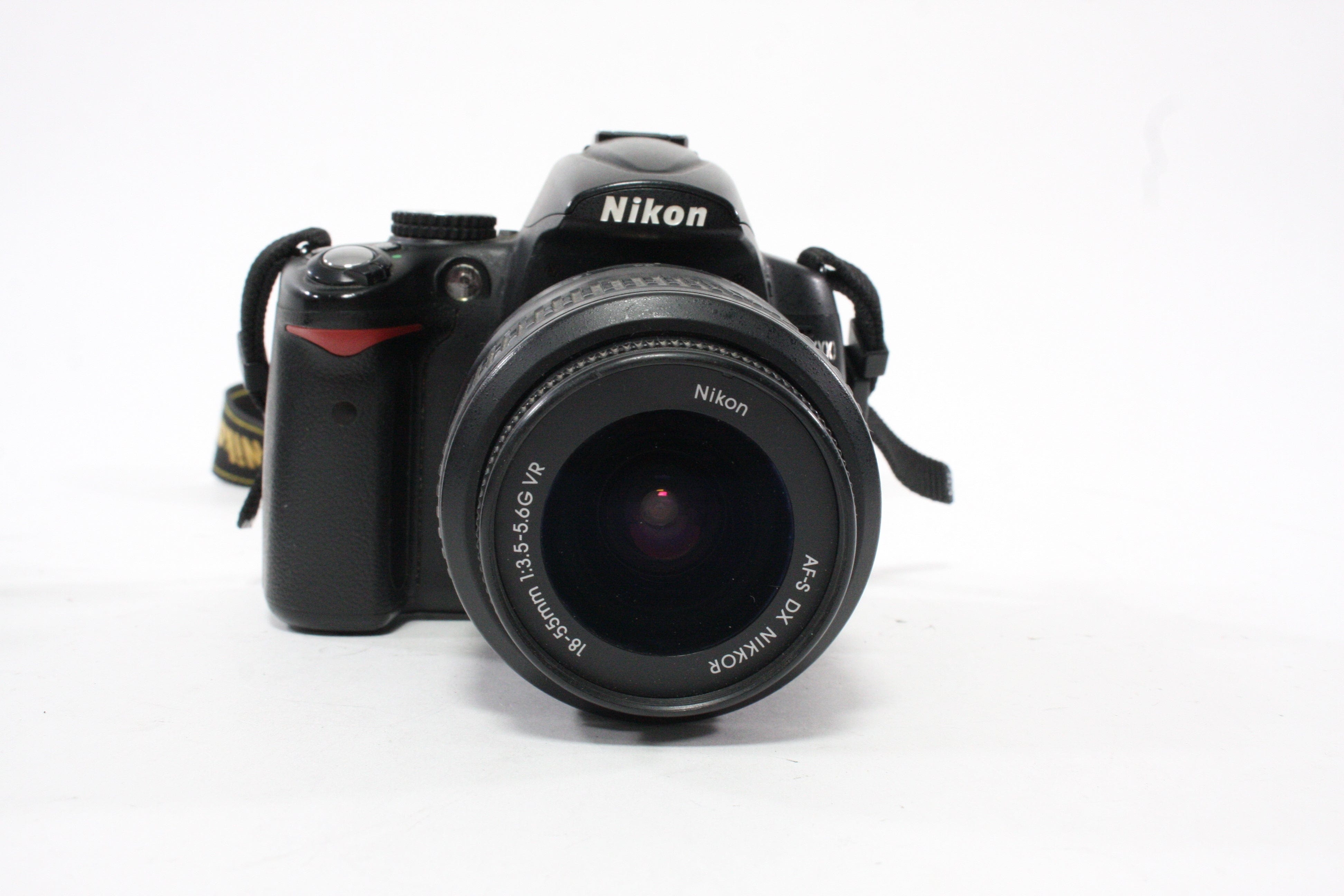 Nikon D5000 DSLR Camera with 18-55 f/3.5-5.6G VR Lens with Shutter Count 10,015