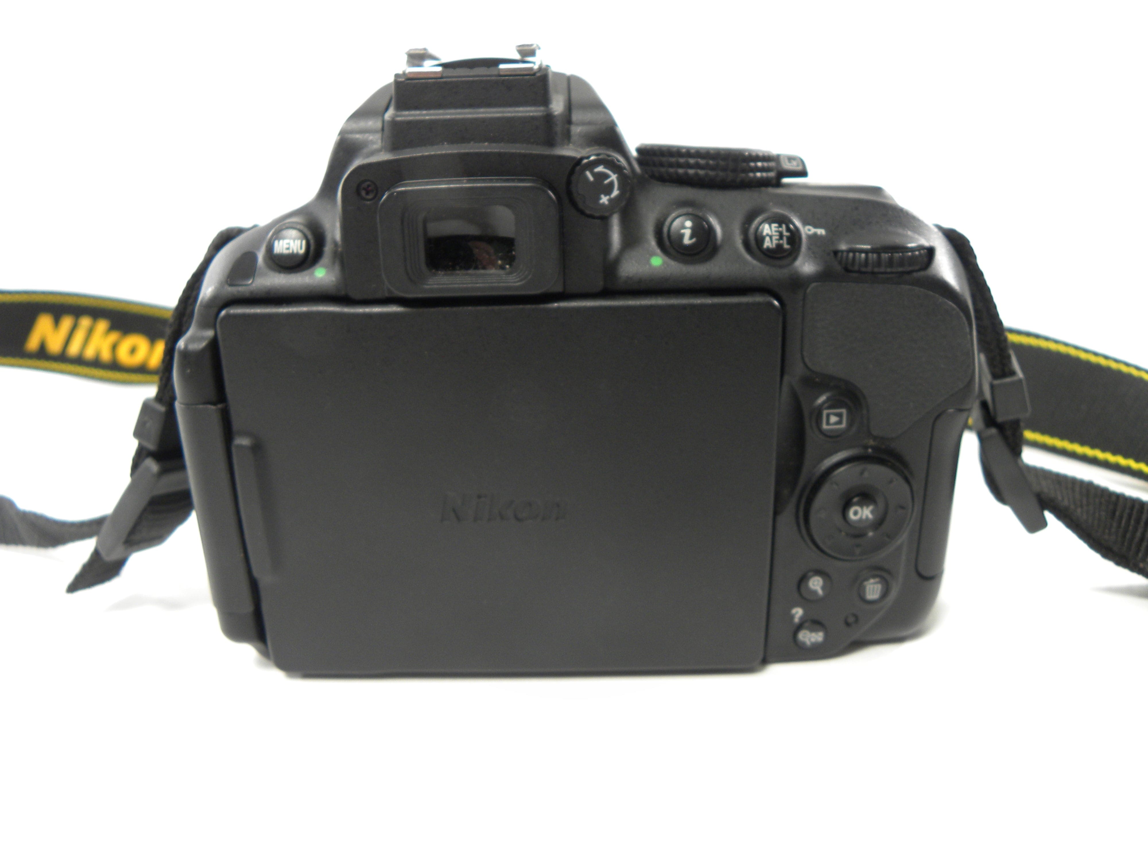 Nikon D5300 24.2mp Digital SLR w/AF-P Nikkor 18-55 VR DX S/C 5,551