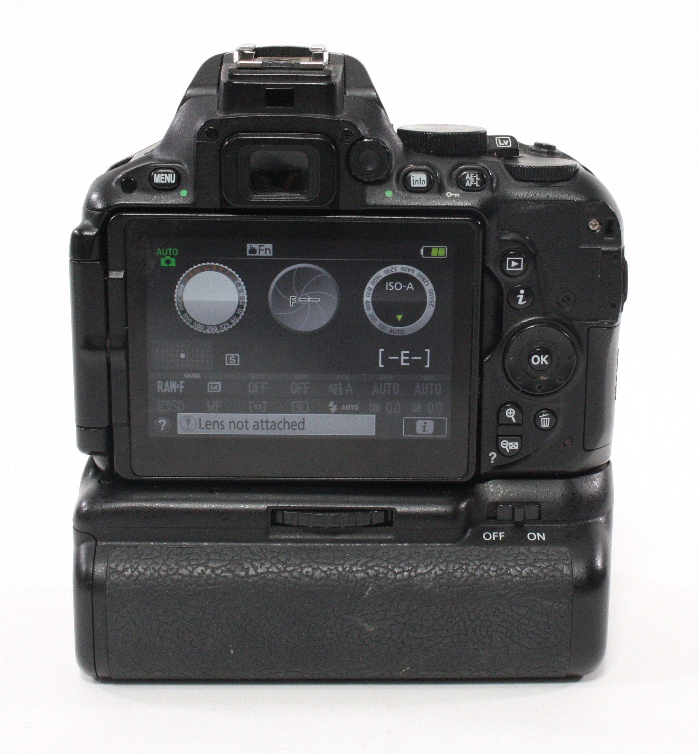 Nikon D5500 Digital Camera SC 31,447 (w/ Neewer Battery Grip)