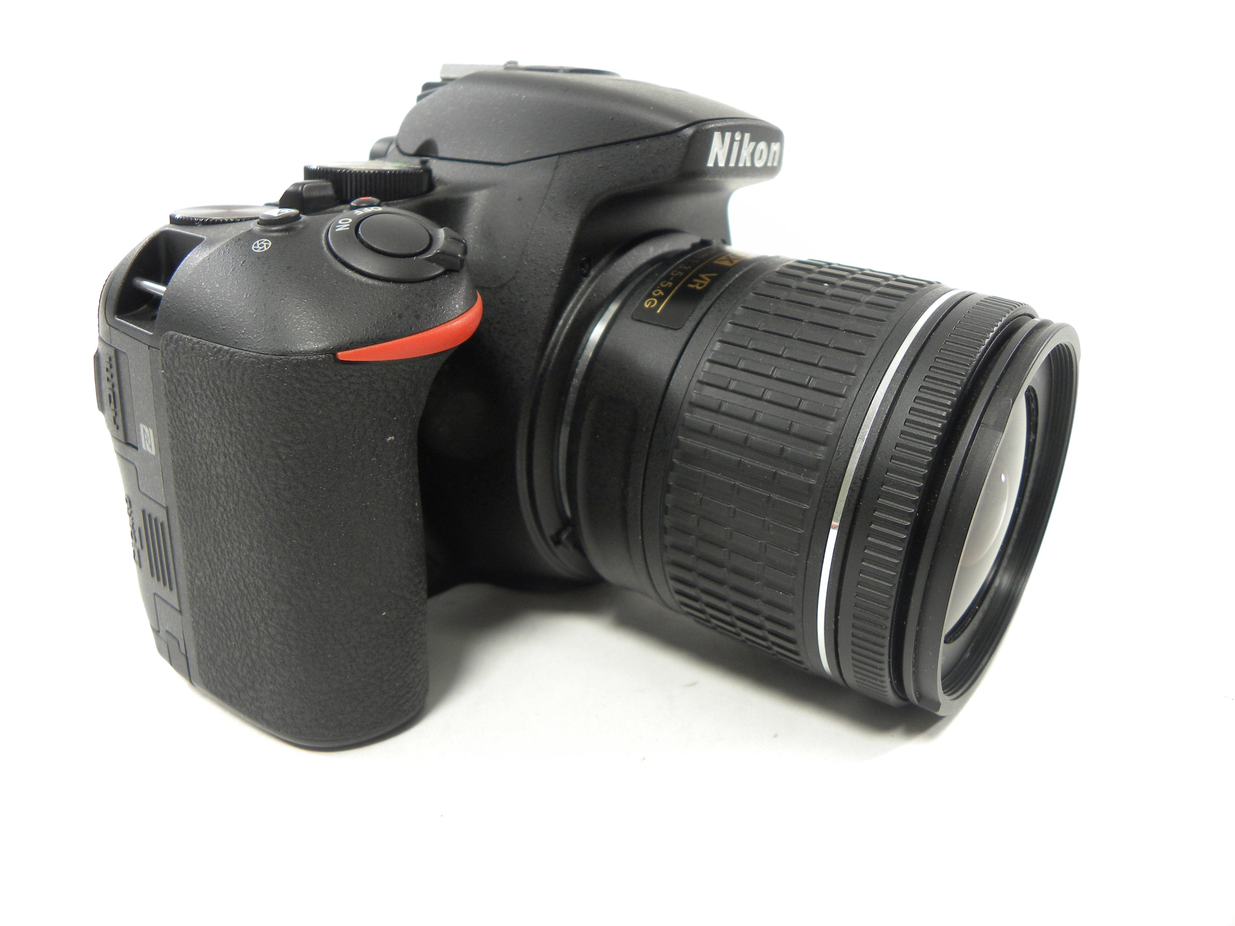 Nikon D5600 24.1mp Digital SLR w/AF-P Nikkor 18-55 Shutter ct. 793