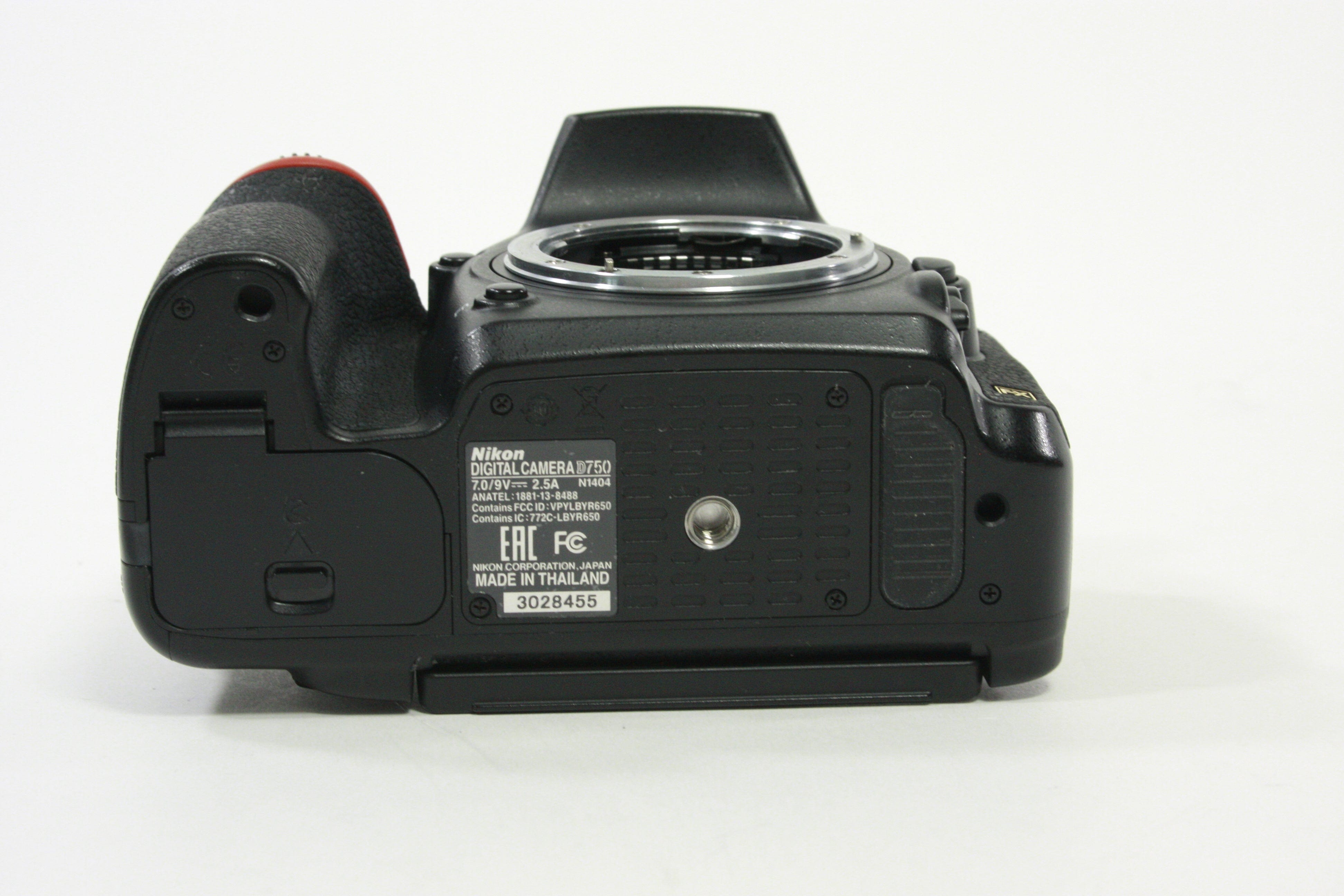 Nikon D750 Digital SLR Camera Body - Shutter Count 15307 - PARTS ONLY