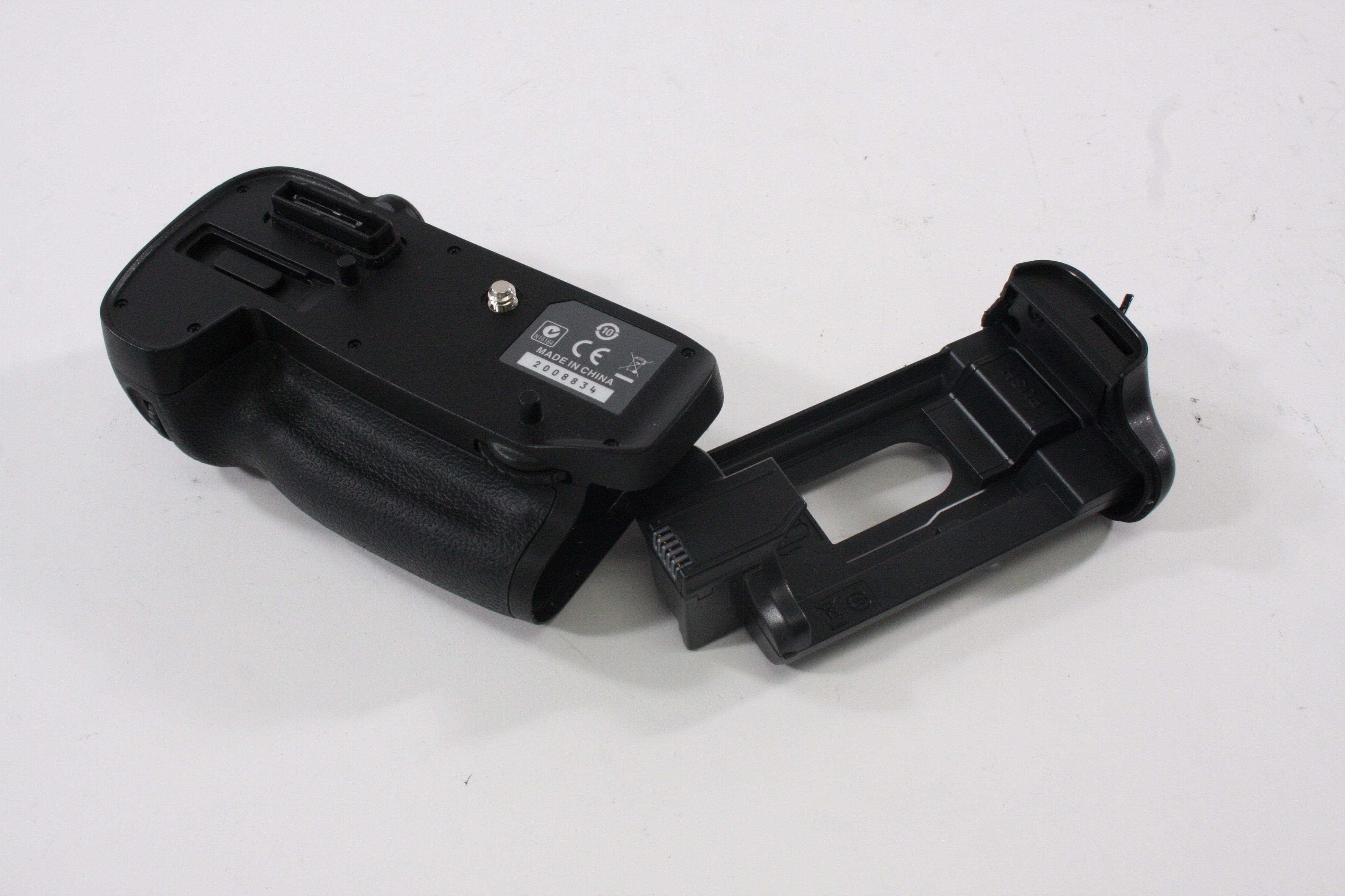 Nikon Multi-Power Battery Pack MB-D15