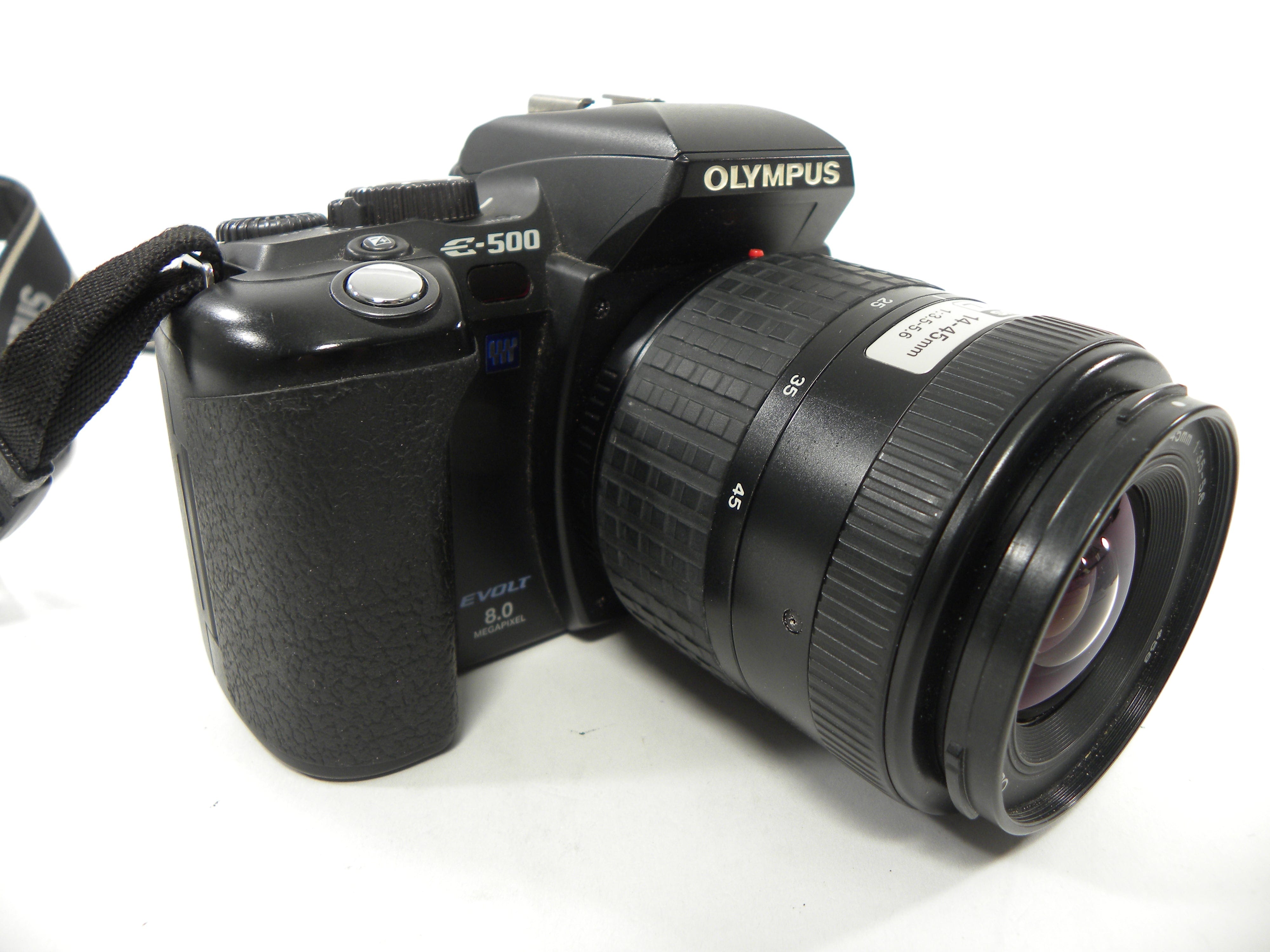 Olympus Evolt E-500 8mp Digital SLR w/Olympus Zuiko 14-45 Shutter Ct. 11,593