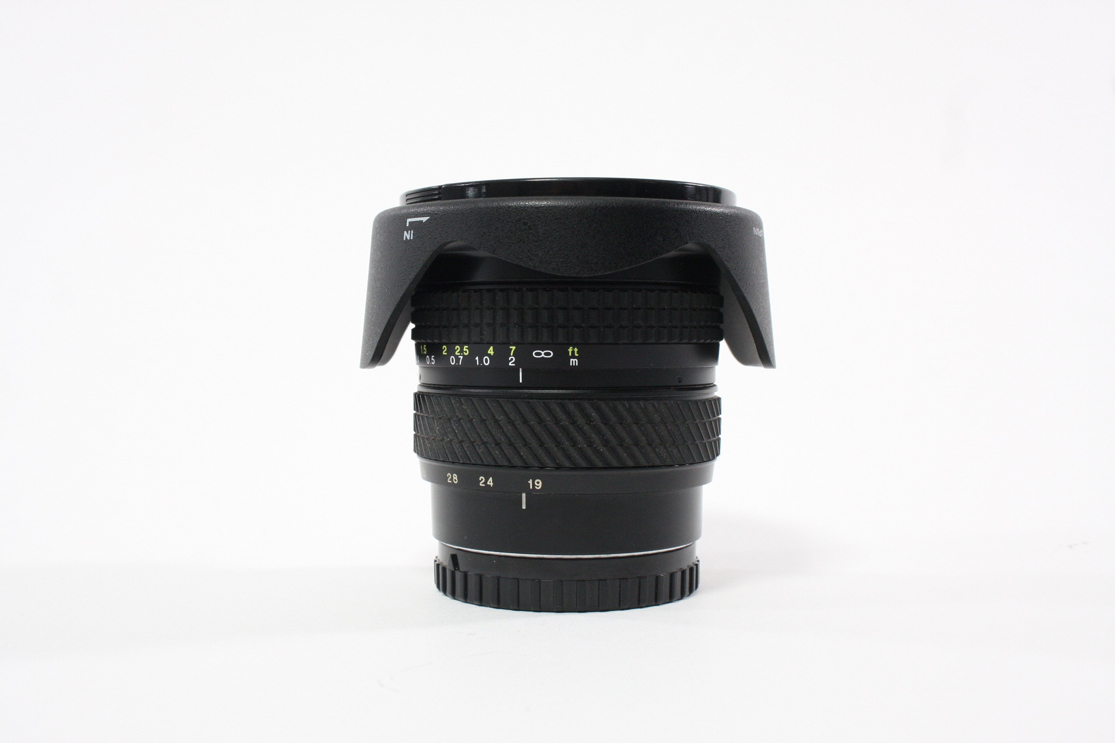 Quantarary 19-35mm f/3.5-4.5 Lens for Sony/Minolta A Mount